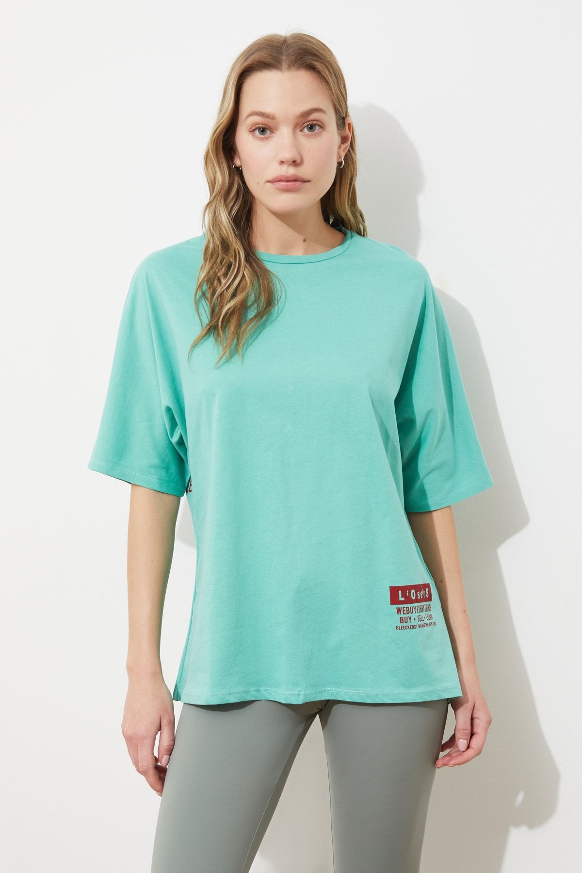 TRENDYOLMİLLA Mint Oversize Sırt Baskılı Örme T-Shirt TWOSS21TS1527