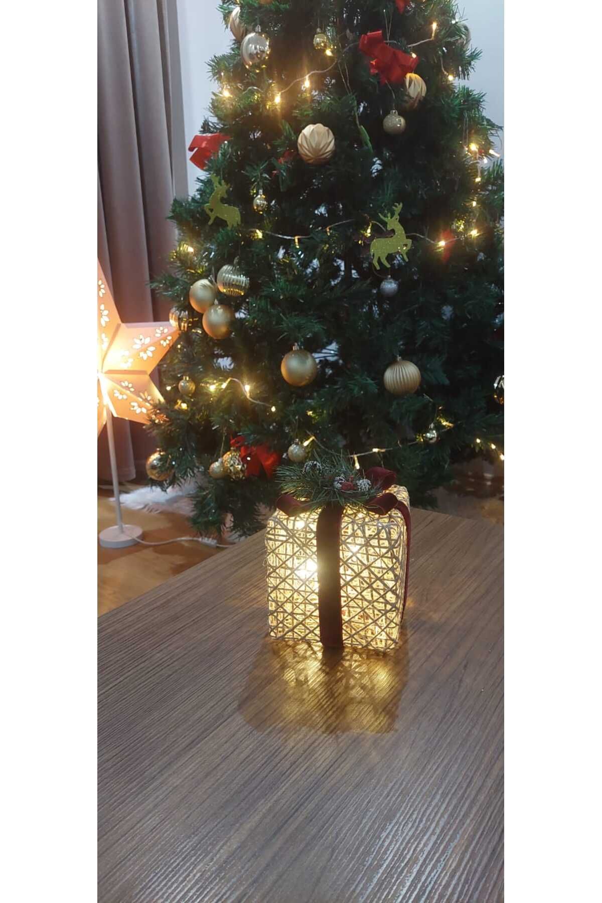 Kordelyadesign shop Yılbaşı ağacı altı LED ışıklı hediye kutusu seti