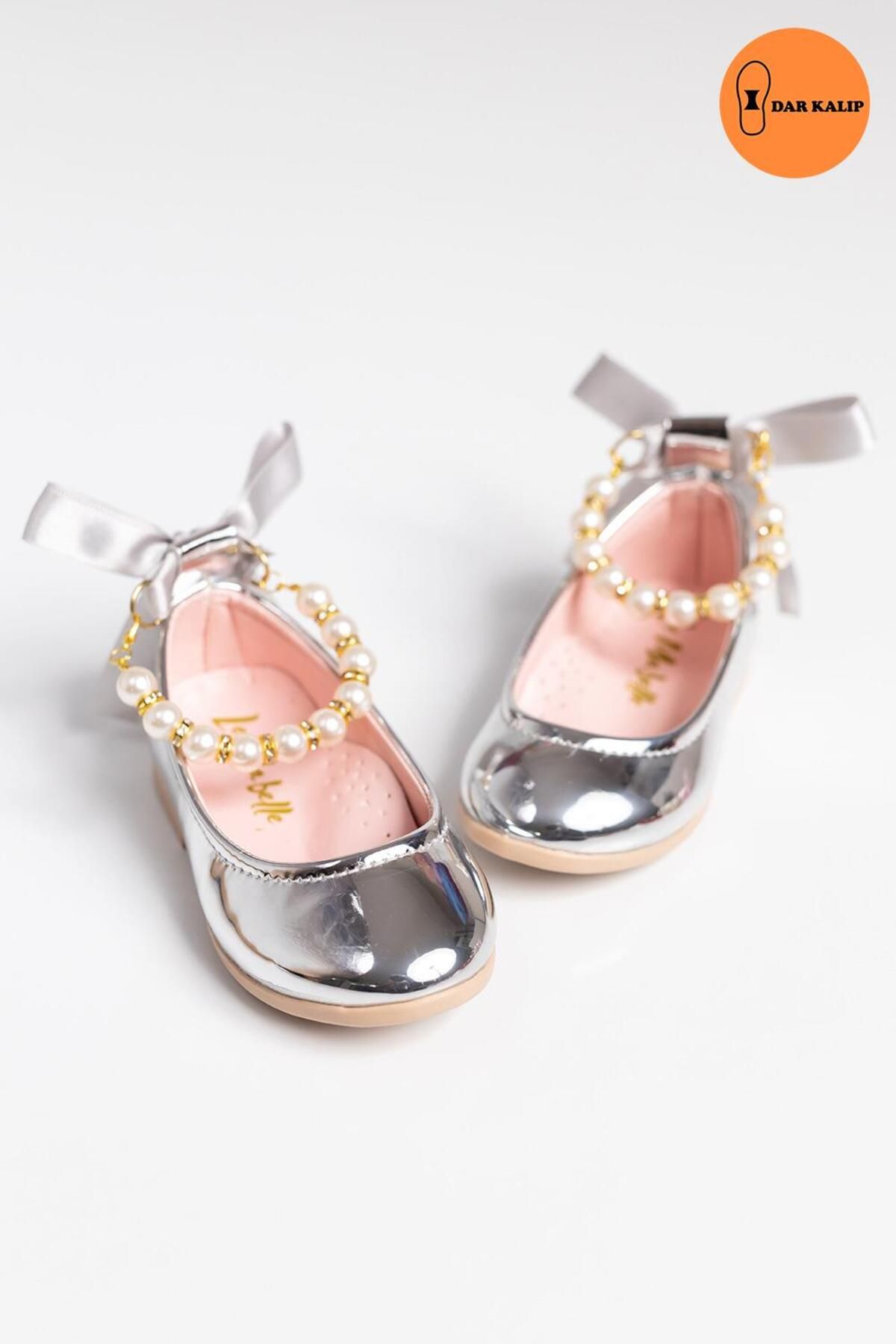 Le Mabelle Gümüş Incili Topuğu Fiyonklu Kız Çocuk Ayakkabı
