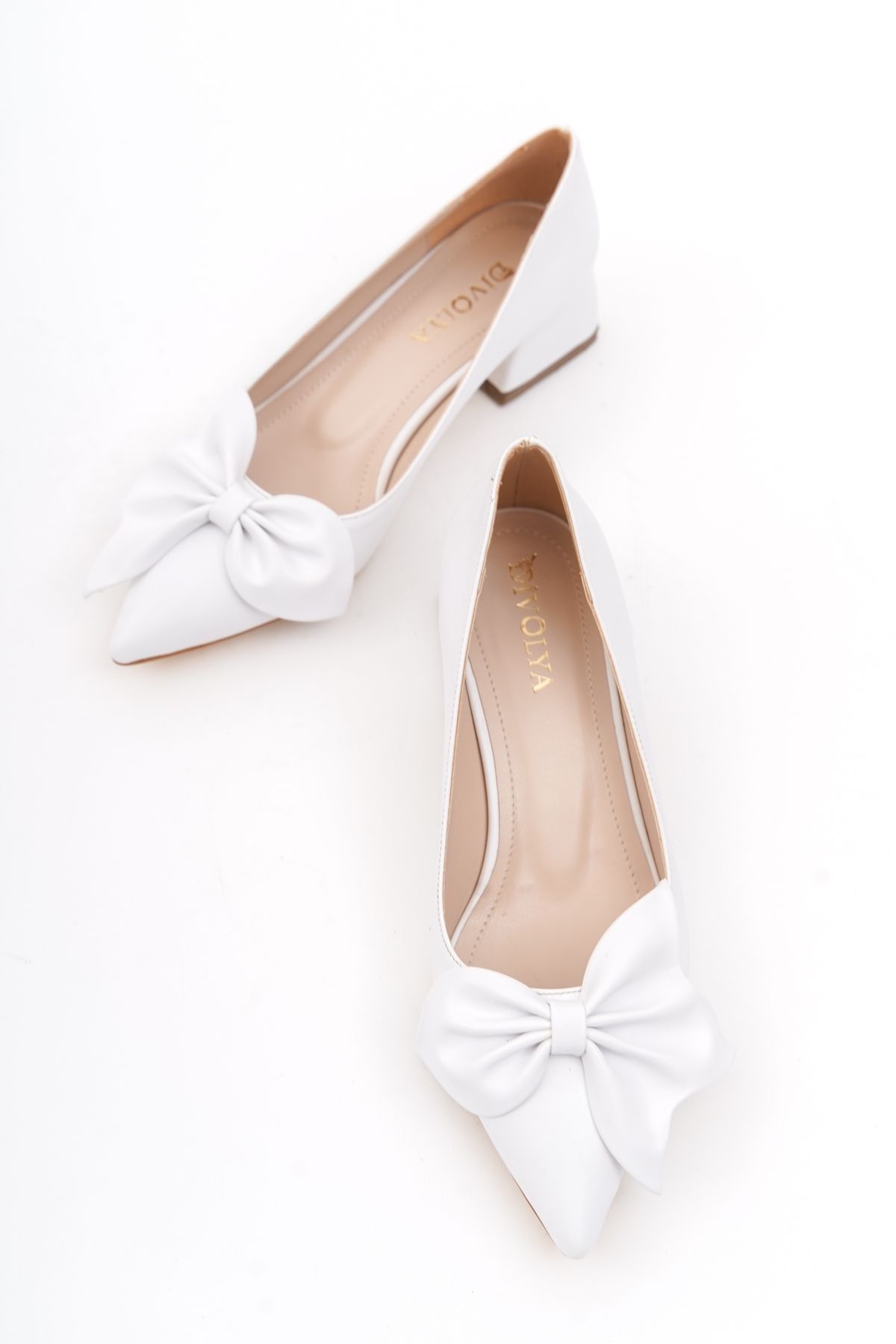 DİVOLYA Camila Beyaz Fiyonklu (4cm) Sivri Burun Topuklu Ayakkabı