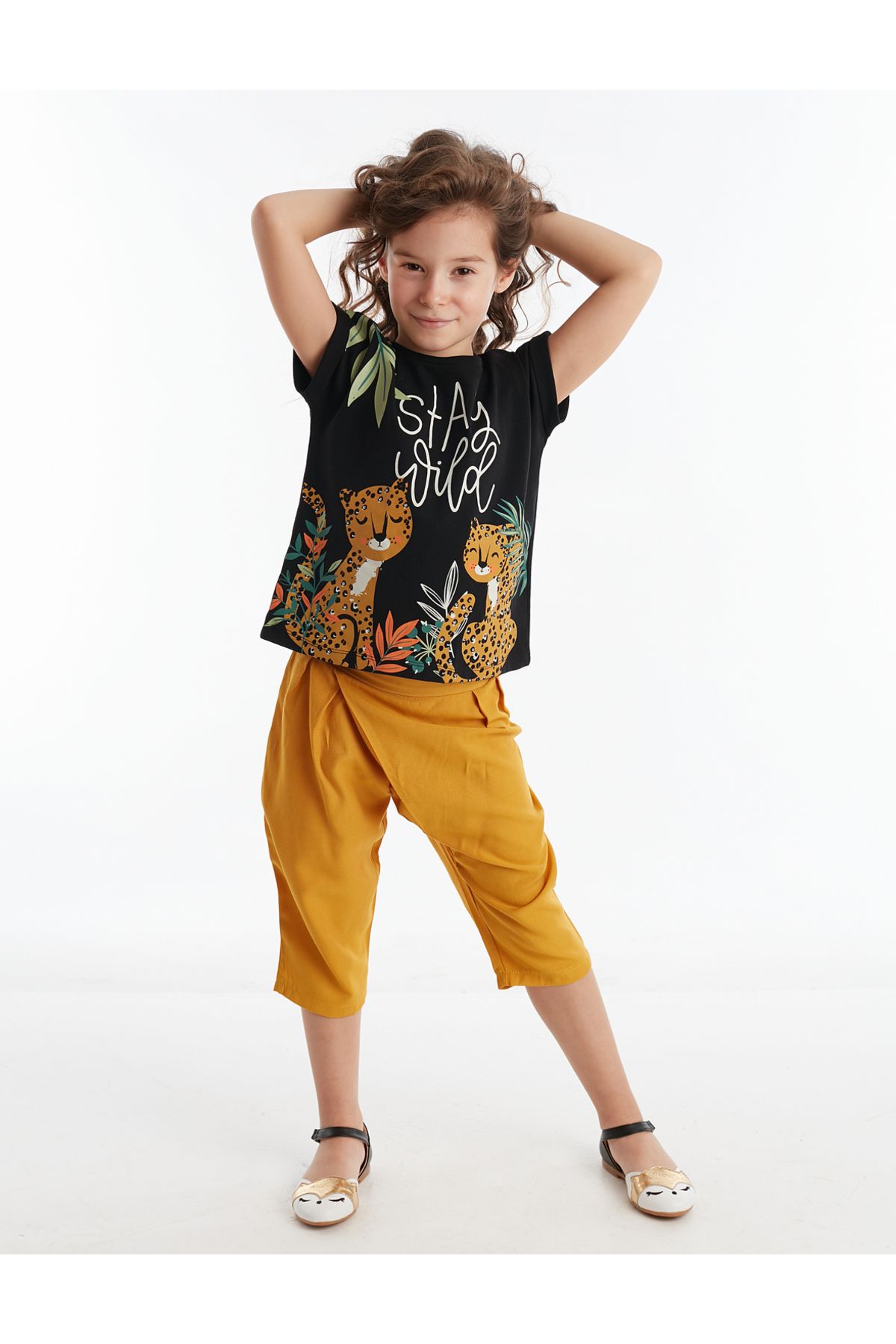 Denokids Stay Leo Kız Çocuk T-shirt Kapri Pantolon Takım