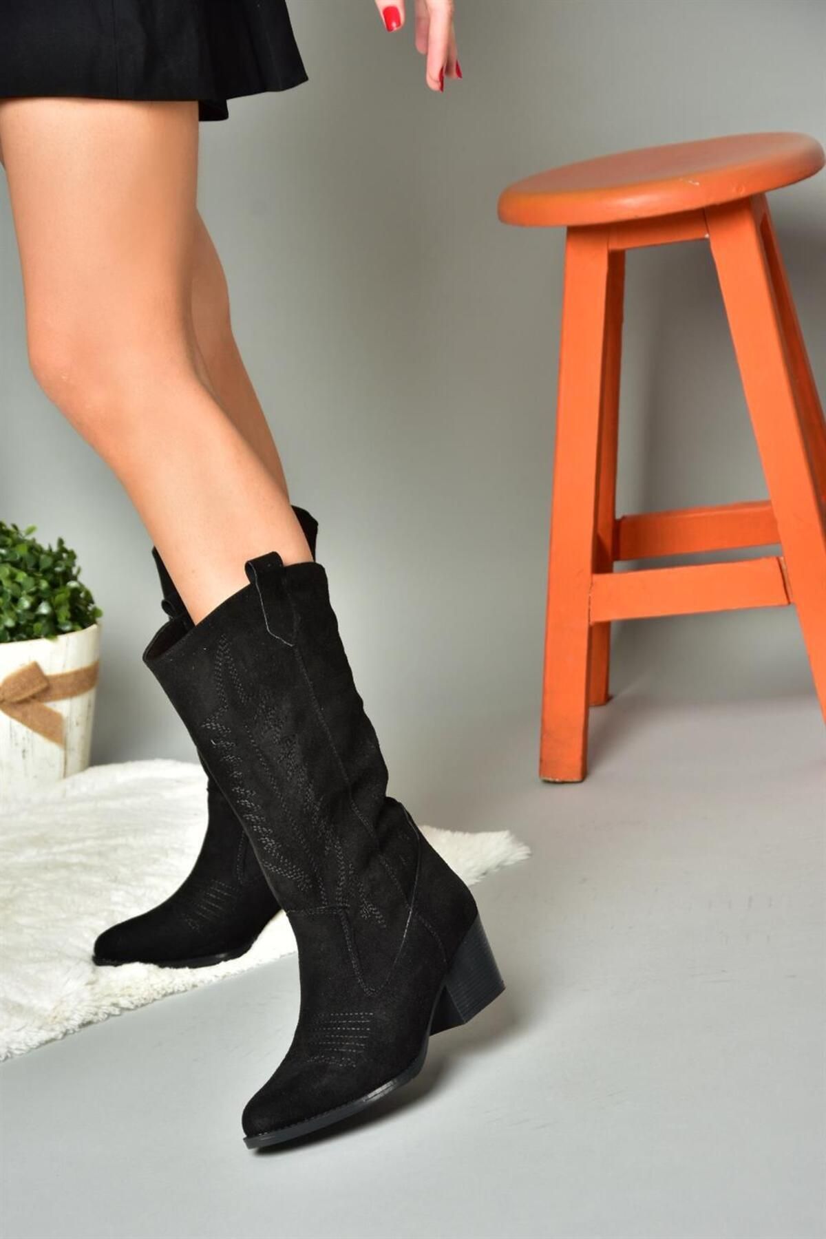 Fox Shoes R973934002 Siyah Süet Alçak Topuklu Kadın Çizme