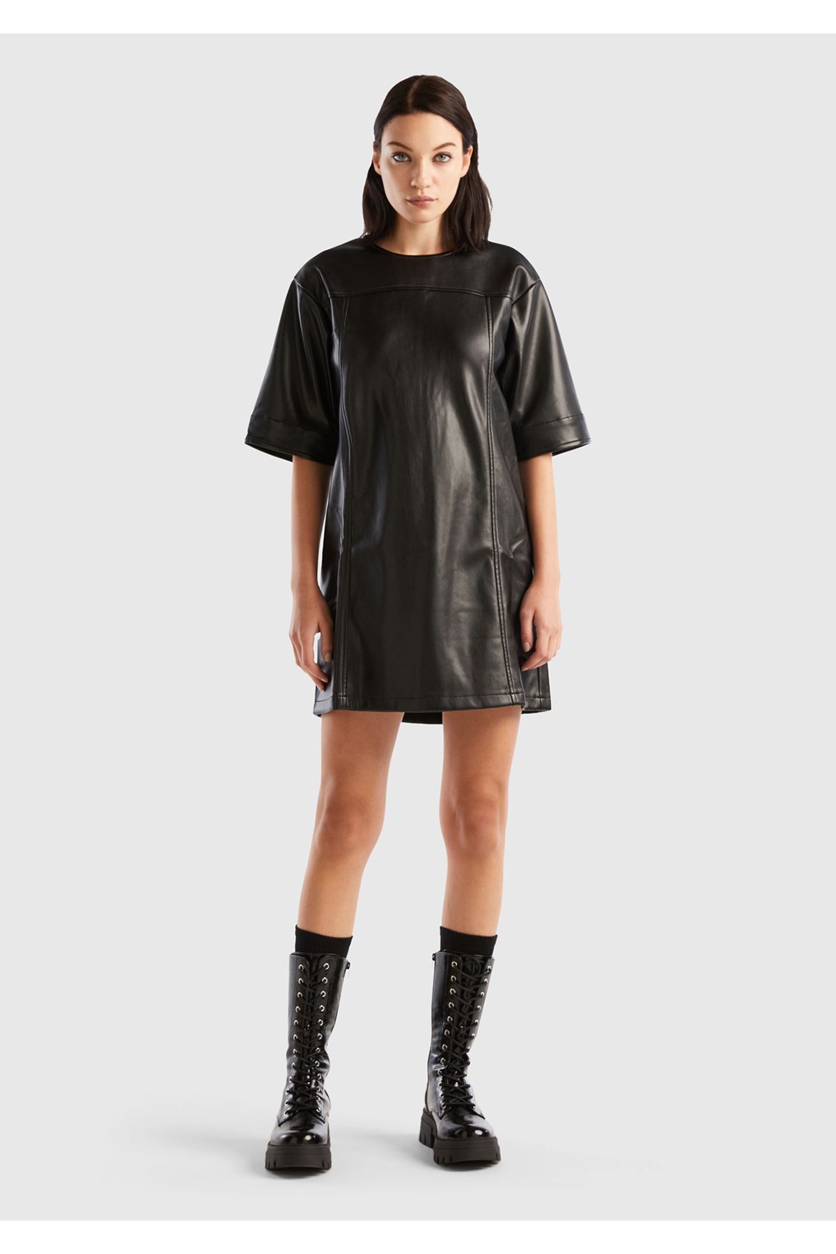 United Colors of Benetton Kadın Siyah Suni Deri Arkada Fermuarlı Kısa Kollu Mini Elbise