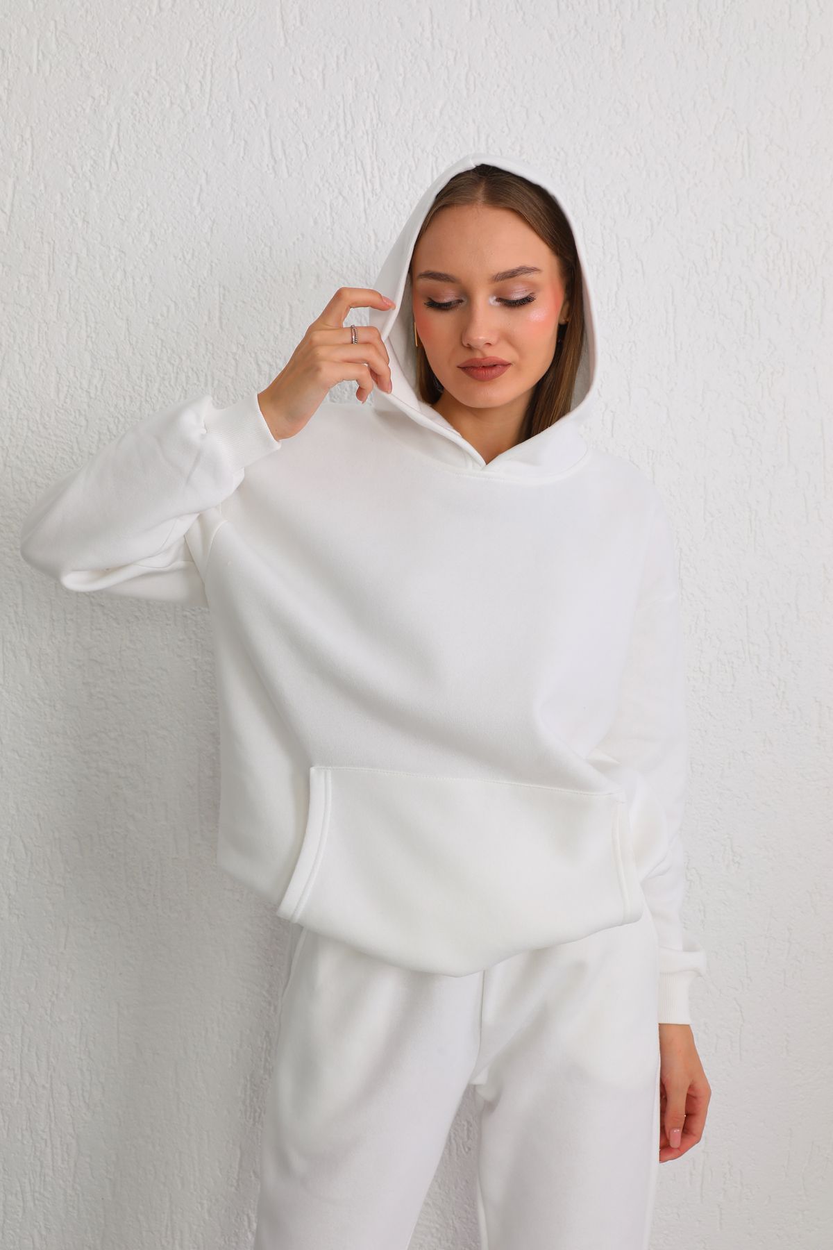 BİKELİFE Kadın Beyaz Oversize Şardonlu Üç İplik Kapüşonlu Sweatshirt
