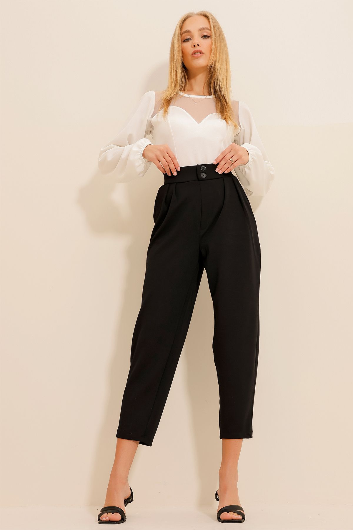 Trend Alaçatı Stili Kadın Siyah Yüksek Bel Havuç Pantolon ALC-X11148