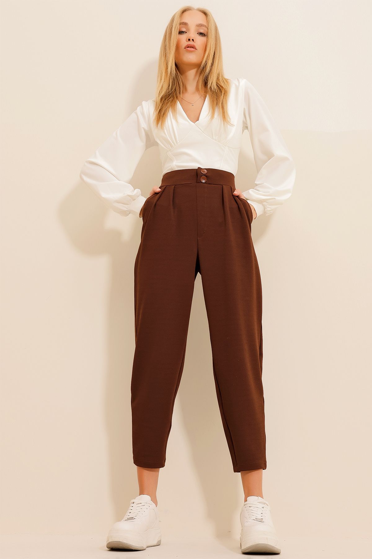 Trend Alaçatı Stili Kadın Kahve Yüksek Bel Havuç Pantolon ALC-X11148