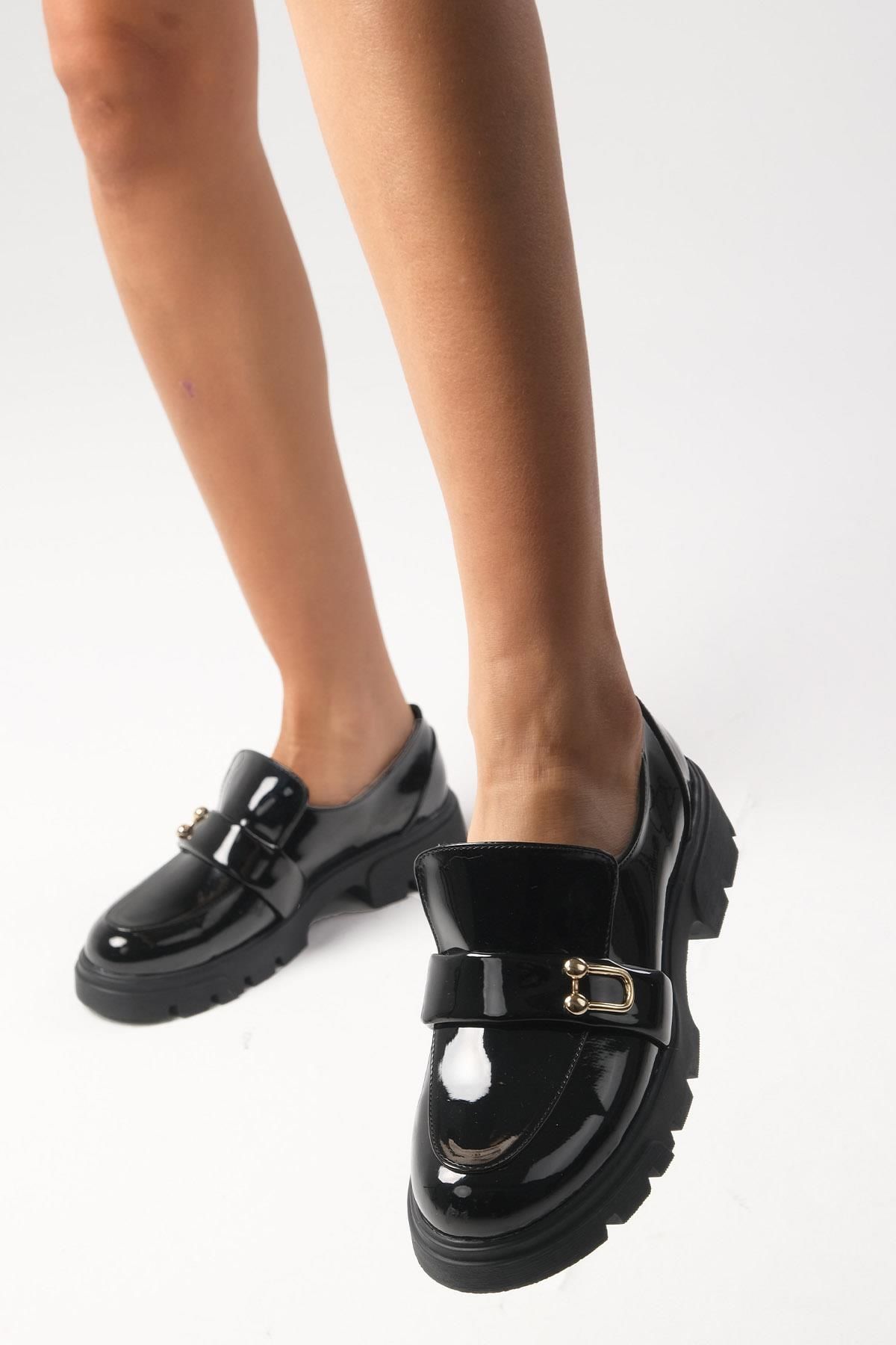 Mio Gusto Katy Siyah Renk Kalın Tabanlı Kadın Loafer Ayakkabı