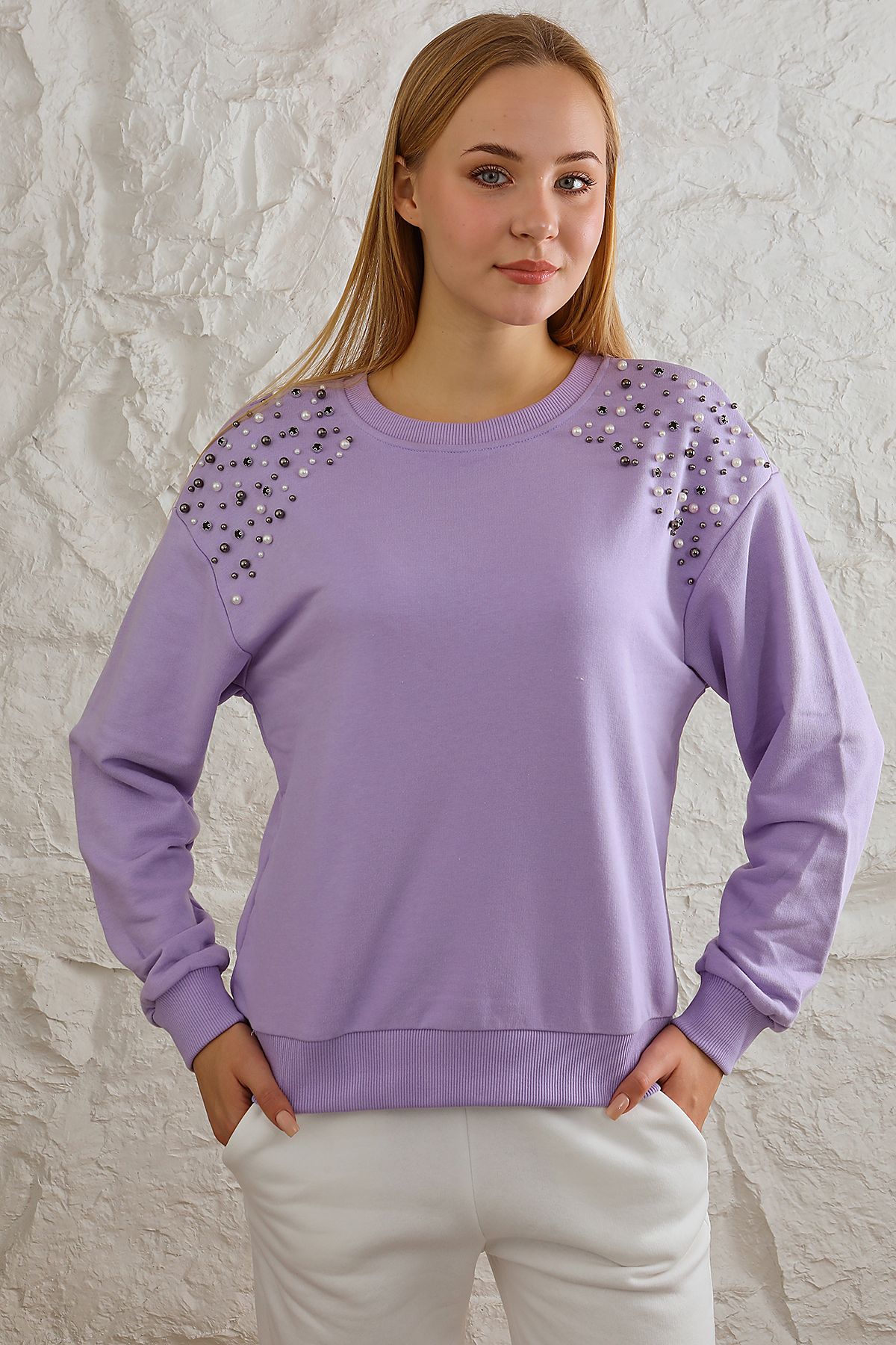 Avones Kadın Rahat Kalıp Omuzları Inci Düğme Detaylı Sweatshirt Lila