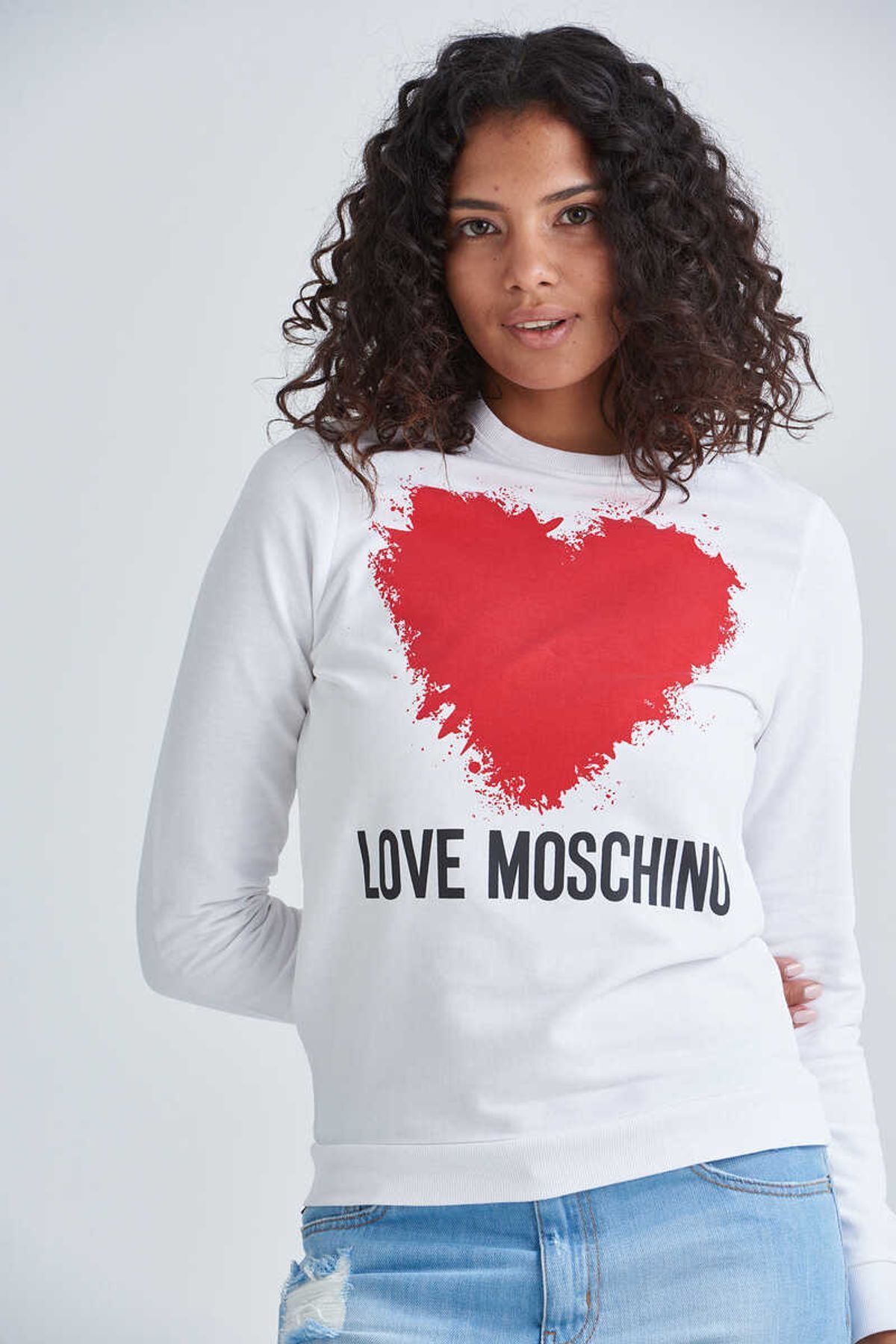 Moschino Kadın Kalp Logolu Sweatshirt