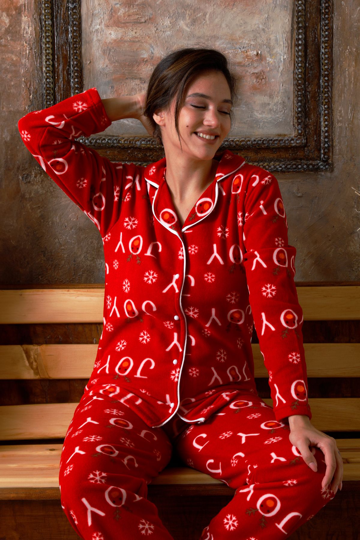 Nisanca Kışlık Yılbaşı Desenli Kadın Gömlek Polar Pijama Takımı- Geyikli Yılbaşı Pijaması