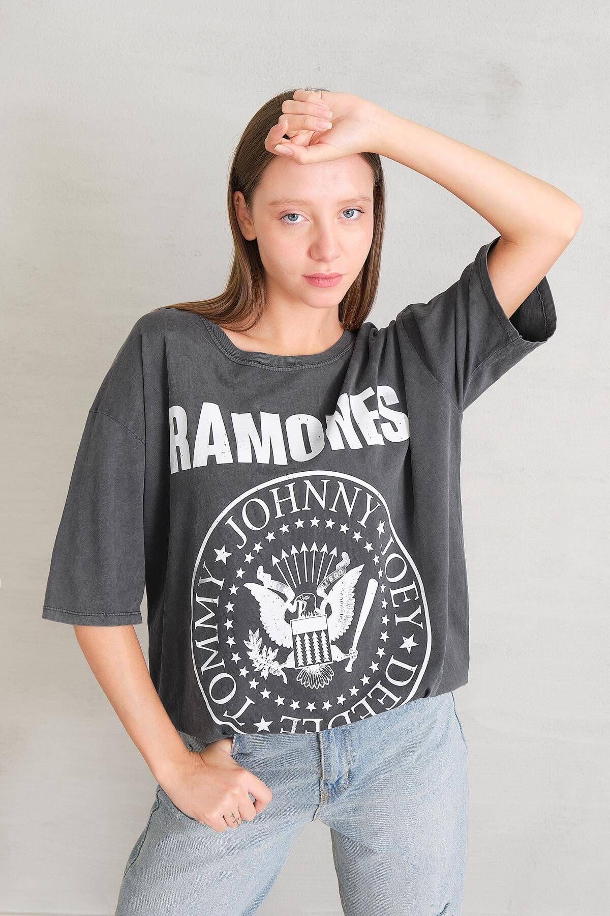 Addax Ramones Baskılı Oversize T-shirt P10204-d1