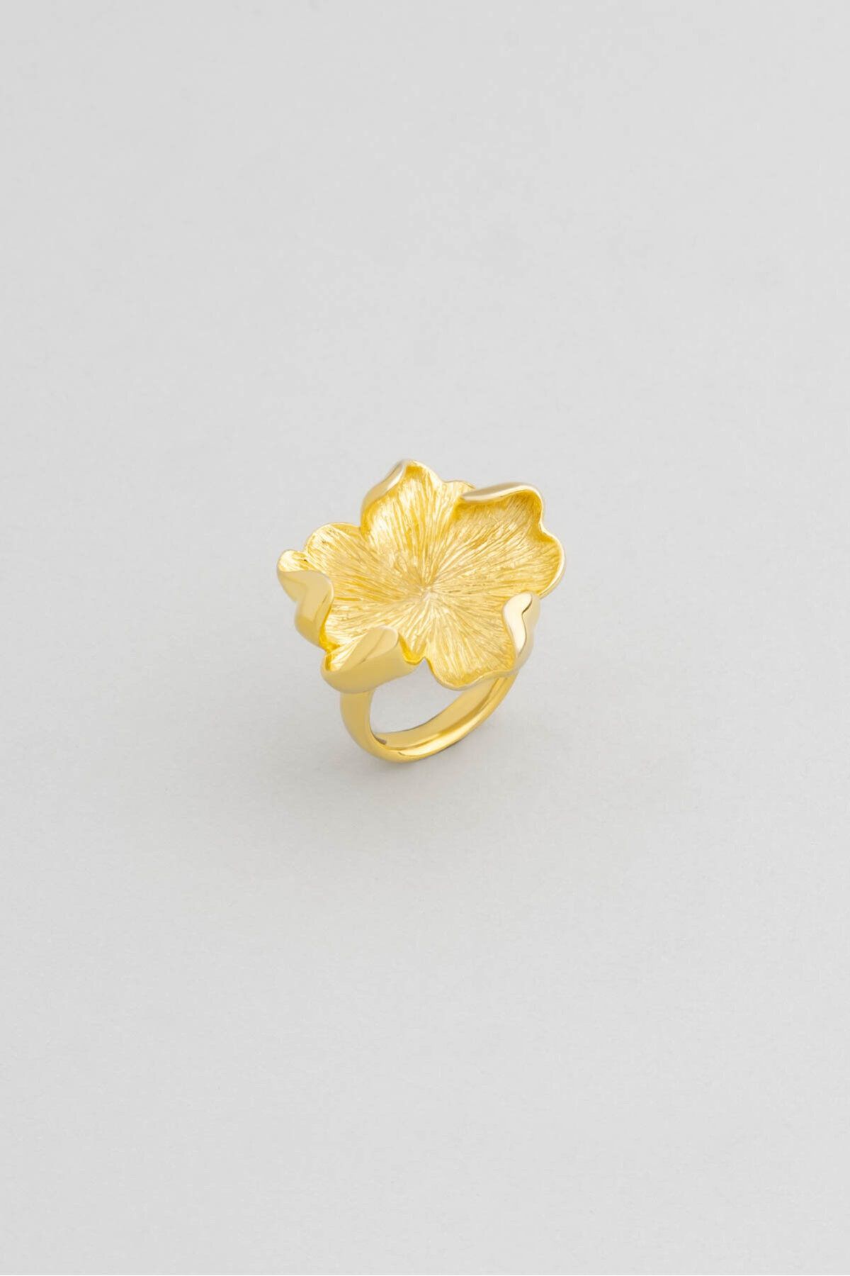 So Chic Kraliçe'nin Çiçeği 18 Ayar Sarı Altın Kaplama Gümüş Yüzük