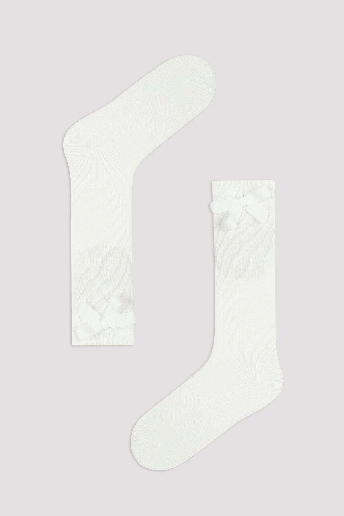 Penti Beyaz Kız Çocuk Kurdaleli Pantolon Çorabı