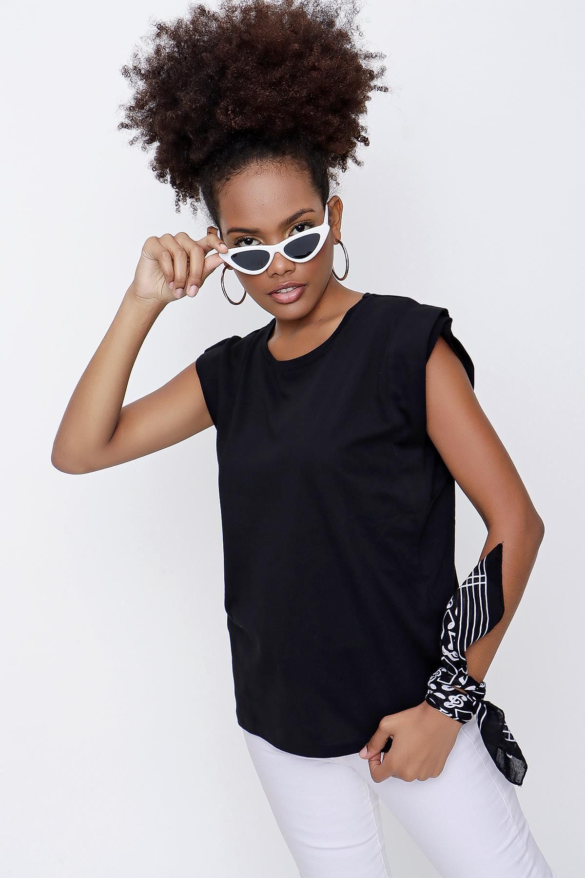 Tena Moda Kadın Siyah Çift Kol Bisiklet Yaka Basic Tişört