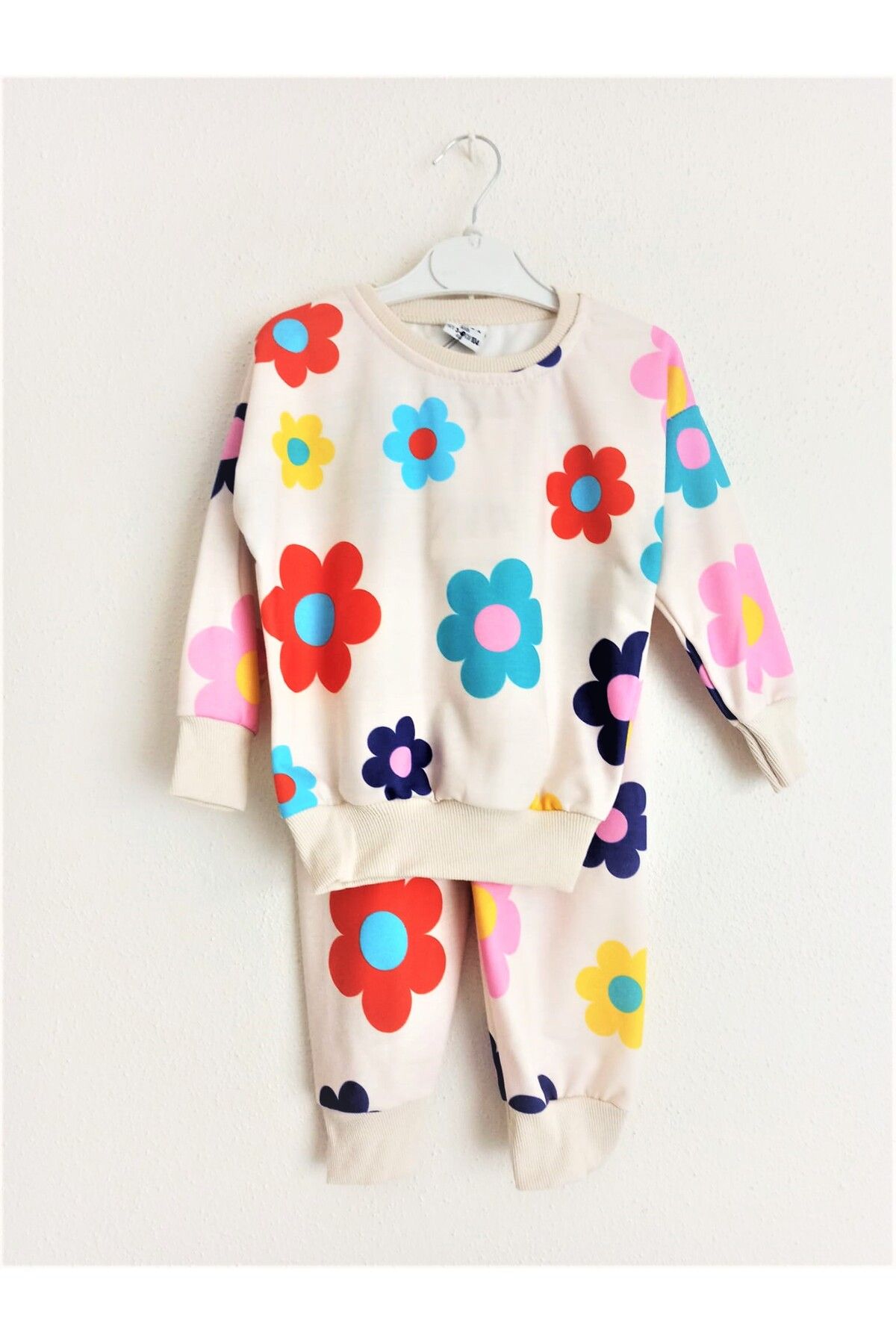 Kidscocuk Renkli Çiçek Desenli 2'li Kız Çocuk Pijama Takımı Anaokulu Kreş Takım