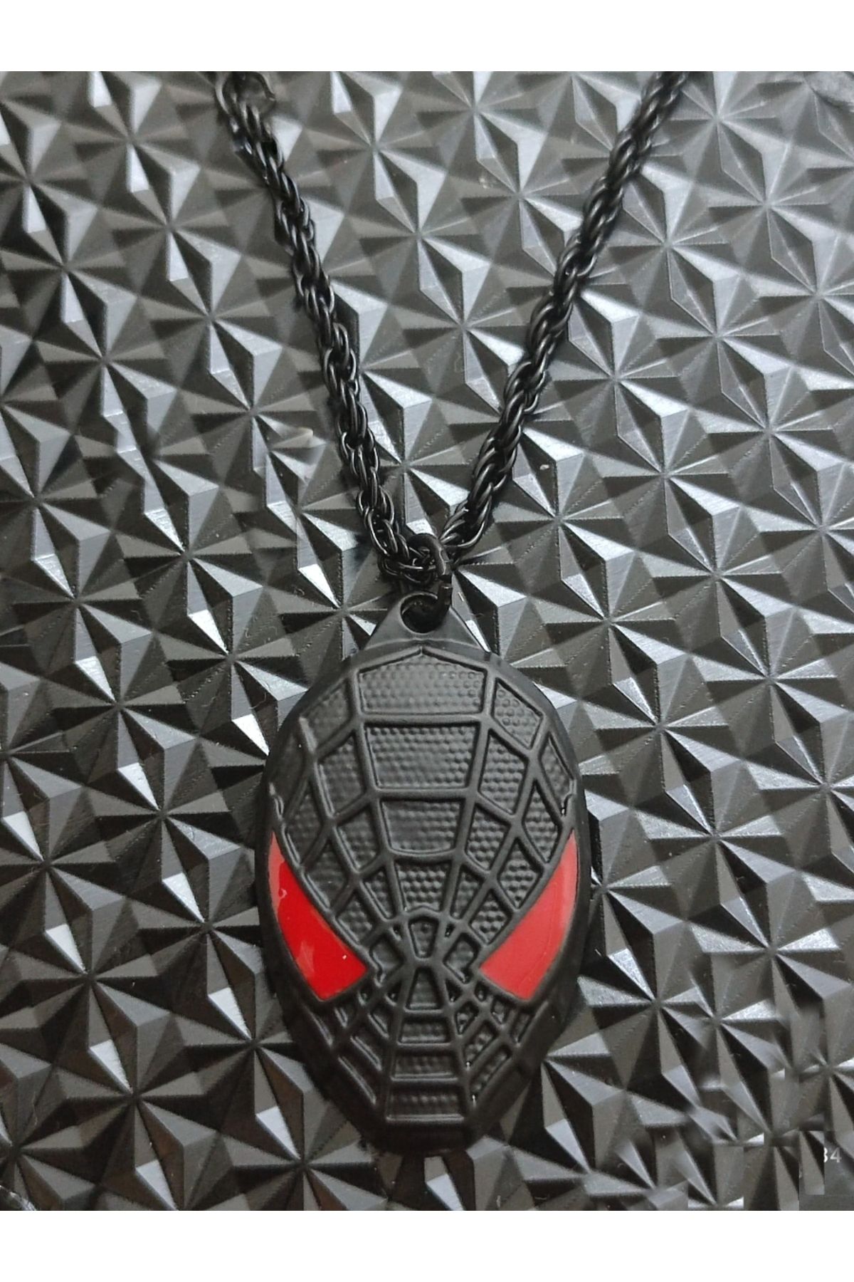 Black Point Örümcek Adam Spiderman 3 boyutlu çelik kolye hediye