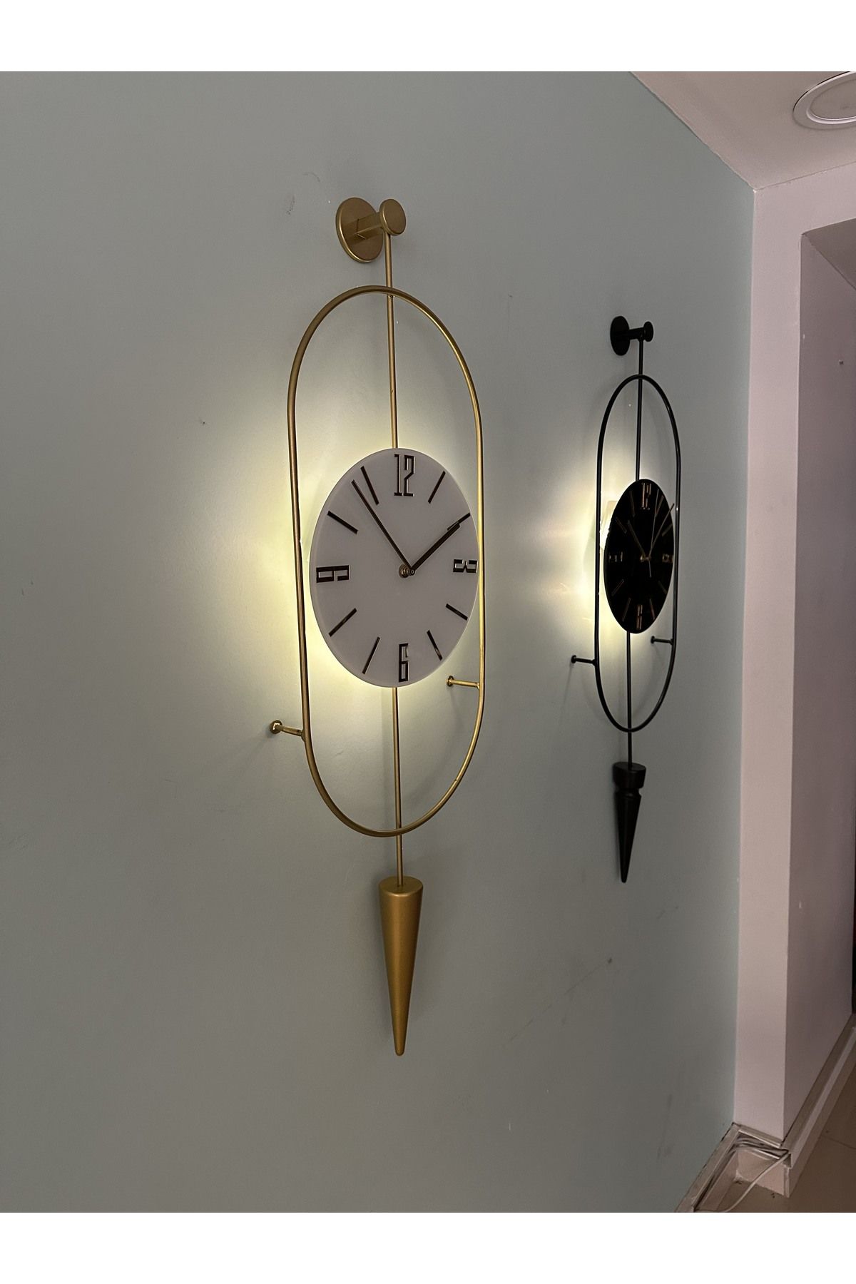 MetaQuartz Aksesuar Gold Ledli Serenity Pendulum Duvar Saati , Modern Dekoratif Metal Camlı Duvar Saati