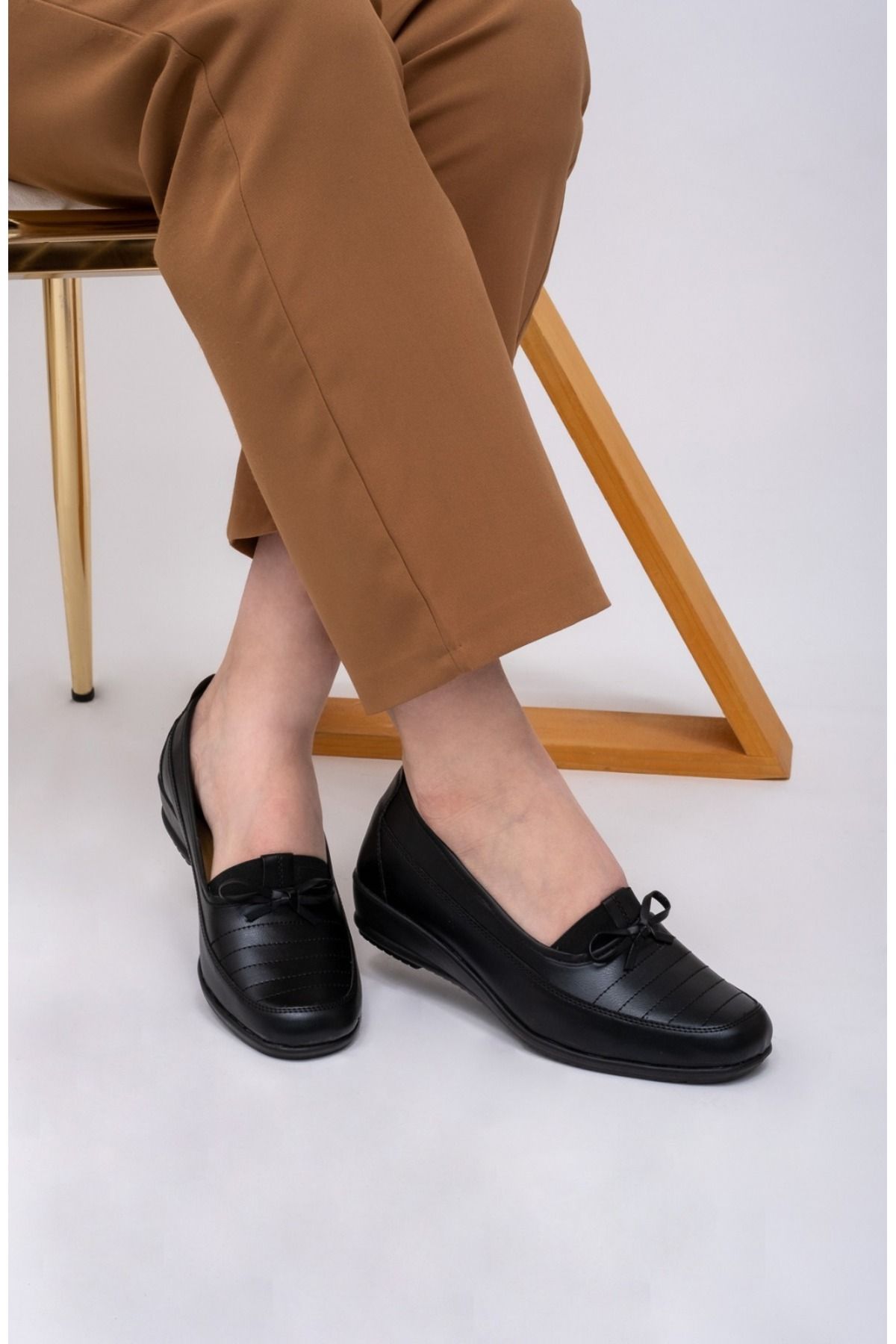 The Dilmach Anne Ayakkabısı Siyah Tam Ortopedik Deri Taban Topuk Dikenine Kadın Ayakkabı