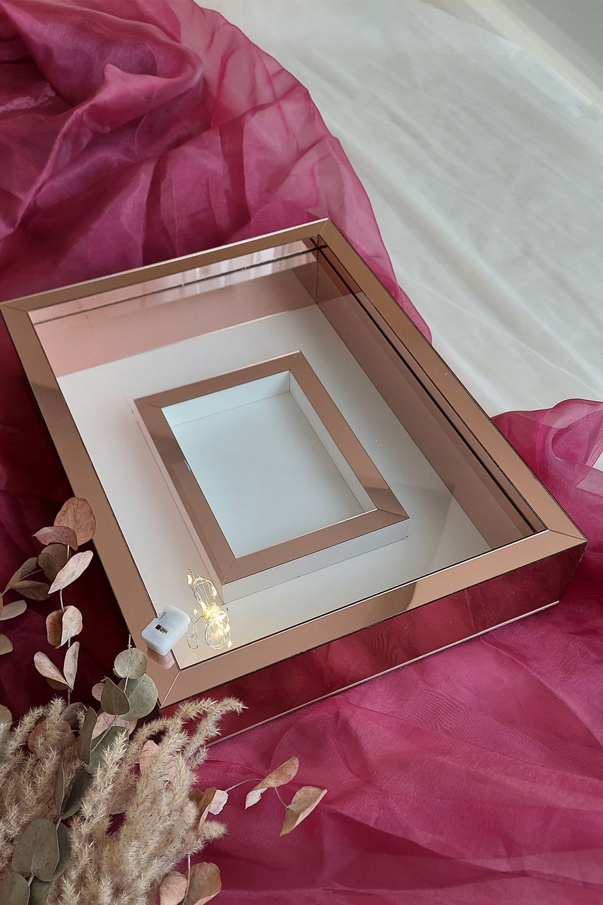 Verda Çerçeve 30x40 cm Ledli Rose Pleksi Kaplı Fotoğraf Bölümlü Tasarım Gül Kutusu Anı Çerçevesi Isimsiz