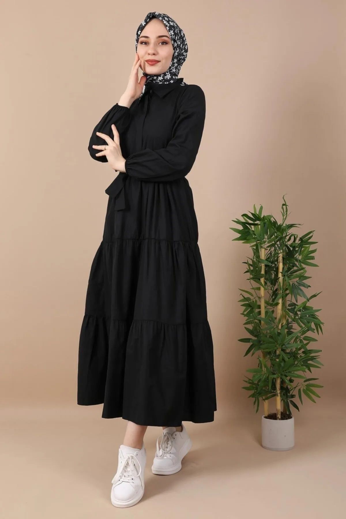 NETCLASS Standart Yaka Düğmeli Kuşaklı Siyah Elbise
