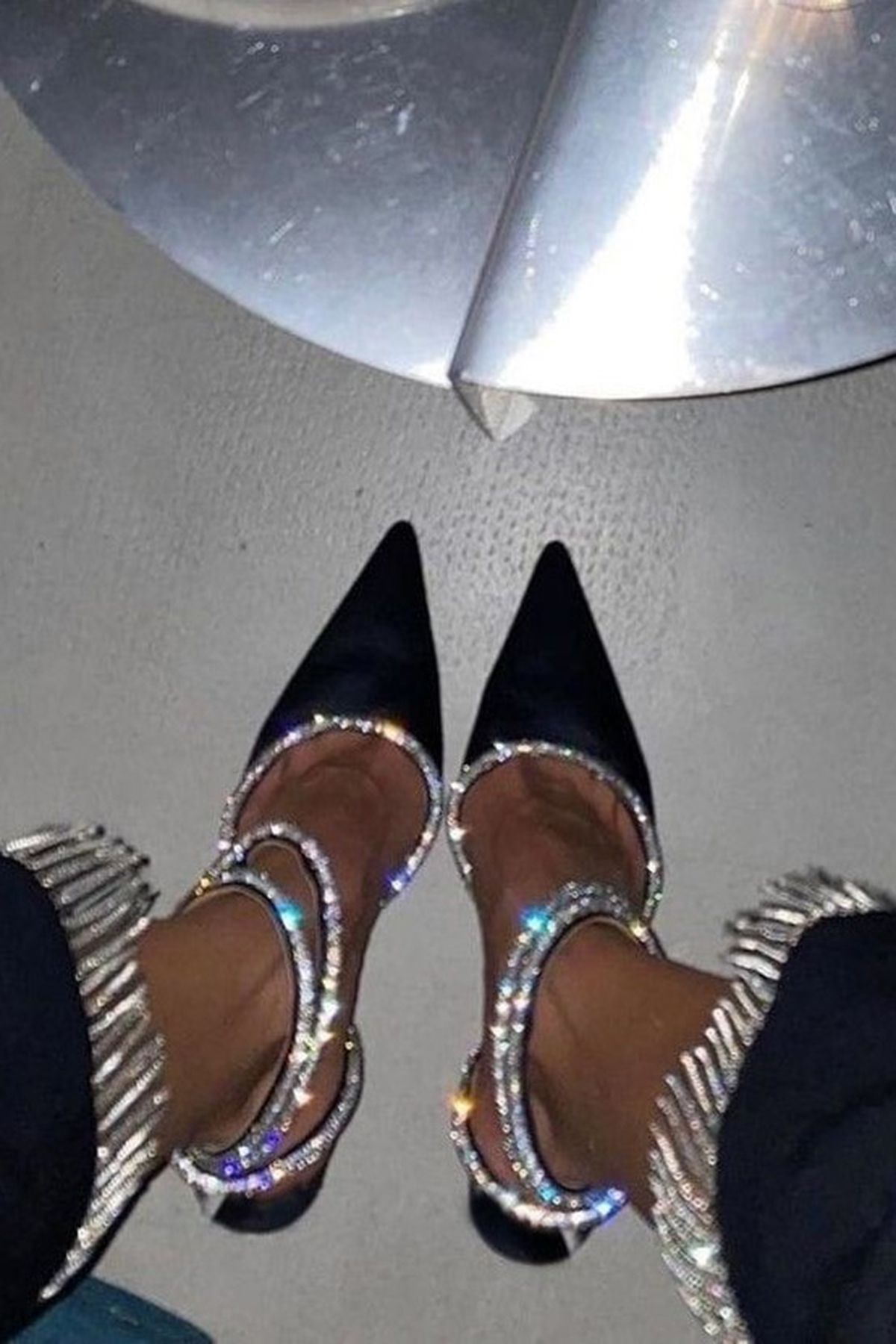 TrendyAnka Kadın Siyah Saten 8 cm İnce Topuklu Bilekten Dolamalı Sivri Burunlu Abiye Ayakkabı