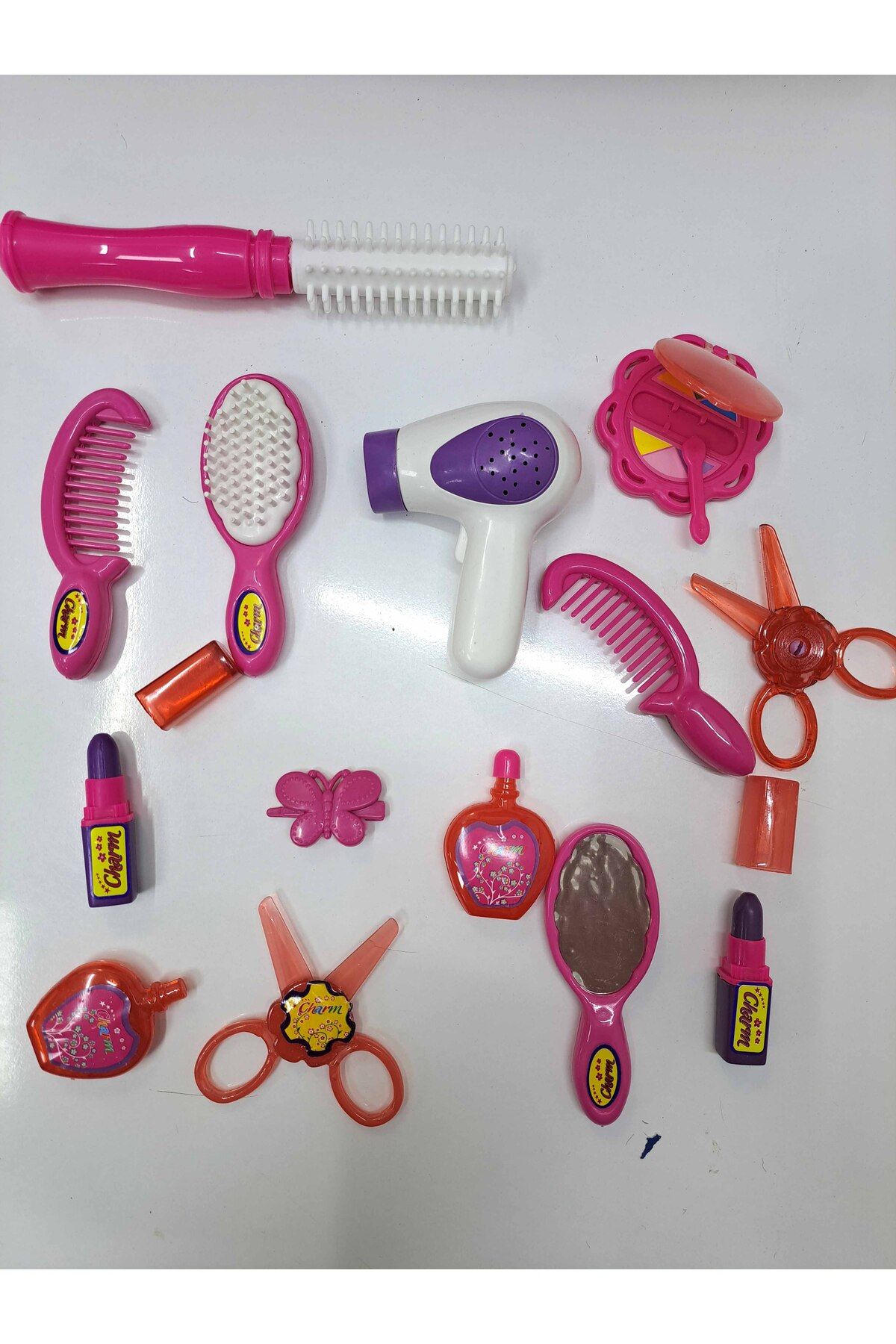 ALYTOYS Oyuncak Evcilik ve Güzellik makyaj fön taraf fırça parfüm toka kuaförcülük oyuncakları 14 parça
