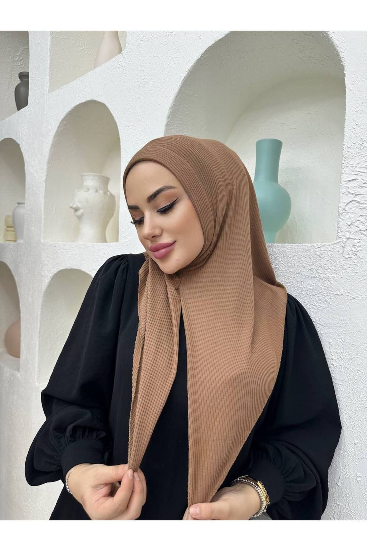 useev Hazır Şal Bağlamalı Sütlü Kahve Piliseli Pamuklu Model Hijab Bone Pratik Eşarp Şal B0001