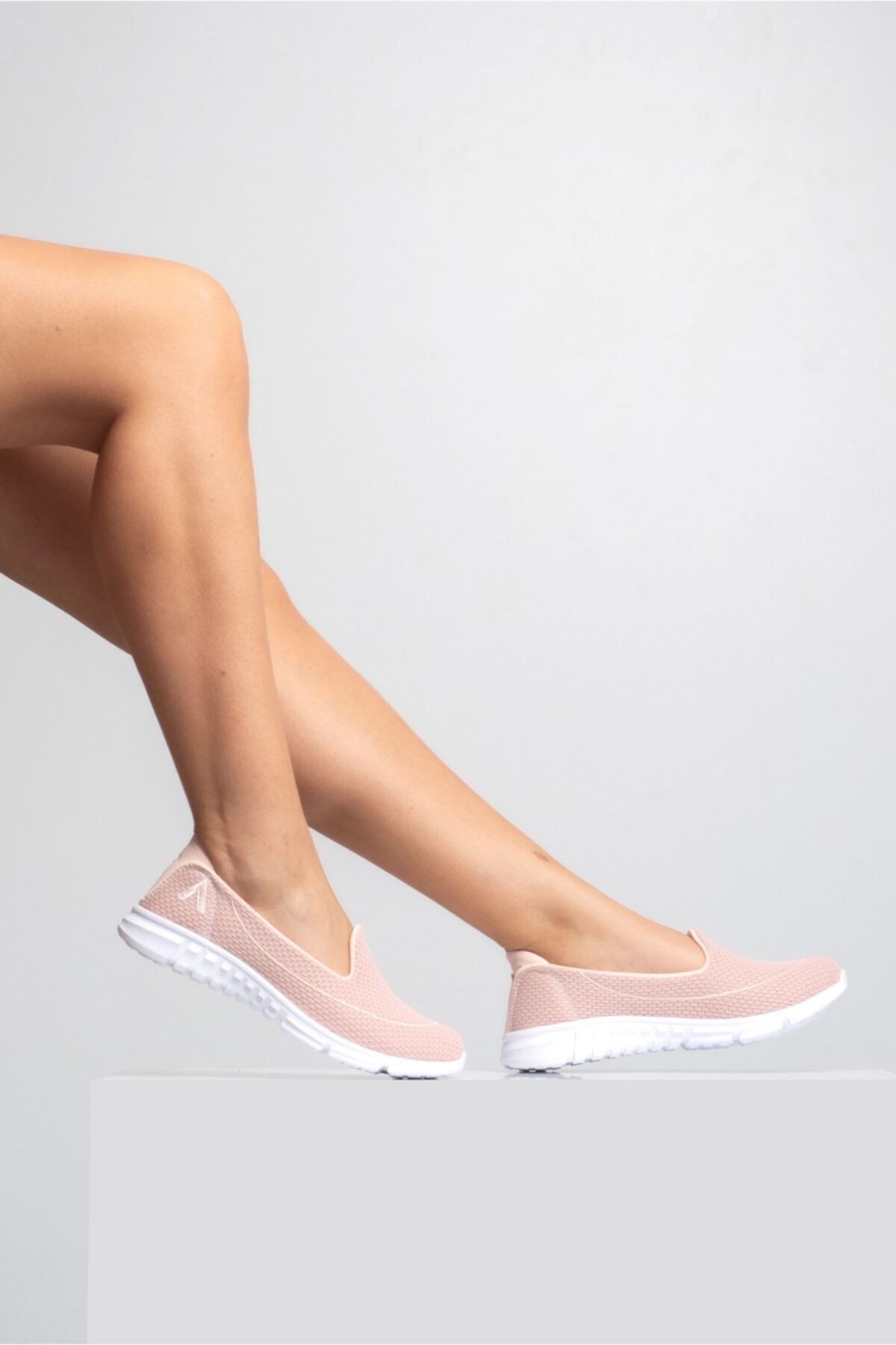 Skechers Kadın Hafızalı Taban Spor Ayakkabı
