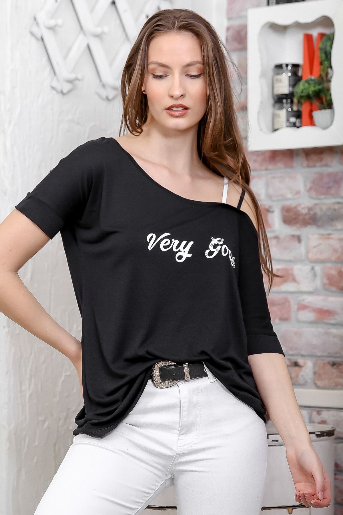 Chiccy Kadın Siyah Kayık Yaka Tek Omuz Askı Detaylı Salaş T-Shirt M10010300TS98262