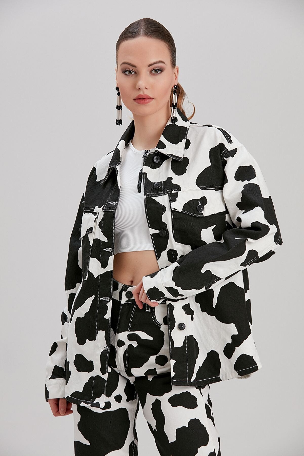 Y-London Kadın Siyah-Beyaz Hayvan Desen Kot Ceket YL-CE99996