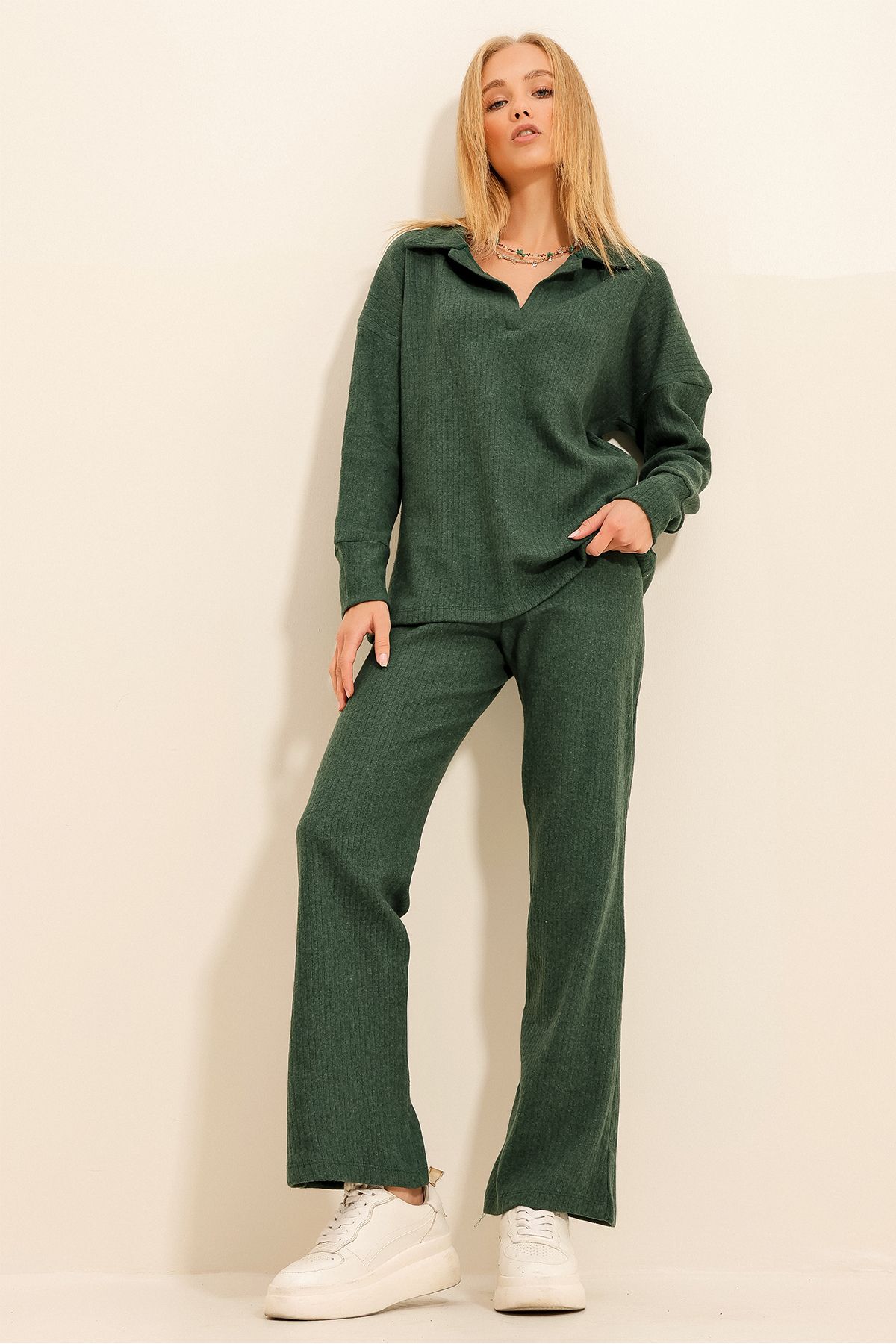 Trend Alaçatı Stili Kadın Ceviz Yeşili Polo Yaka Üst Ve Palazzon Pantolon Triko Alt Üst Takım ALC-796-001
