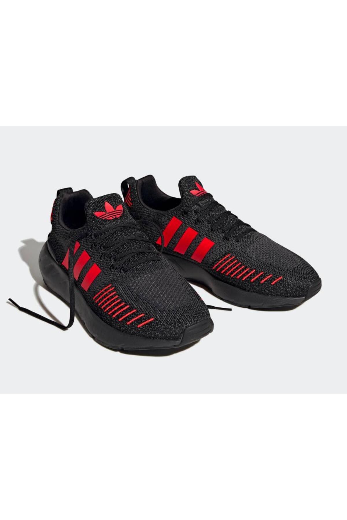 adidas SWİFT RUN 22 Siyah Spor Ayakkabı HP2825
