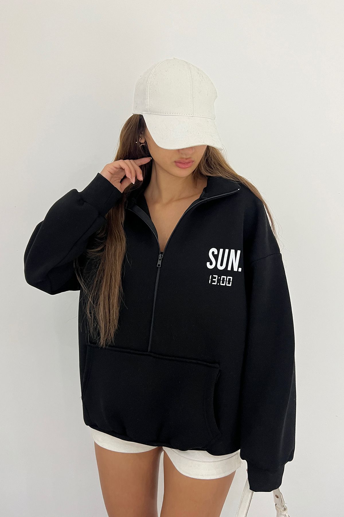 Sun Victoria Siyah Unisex Dik Yaka Fermualı Oversize 3 Iplik İçi Şardonlu Baskılı Sweatshirt