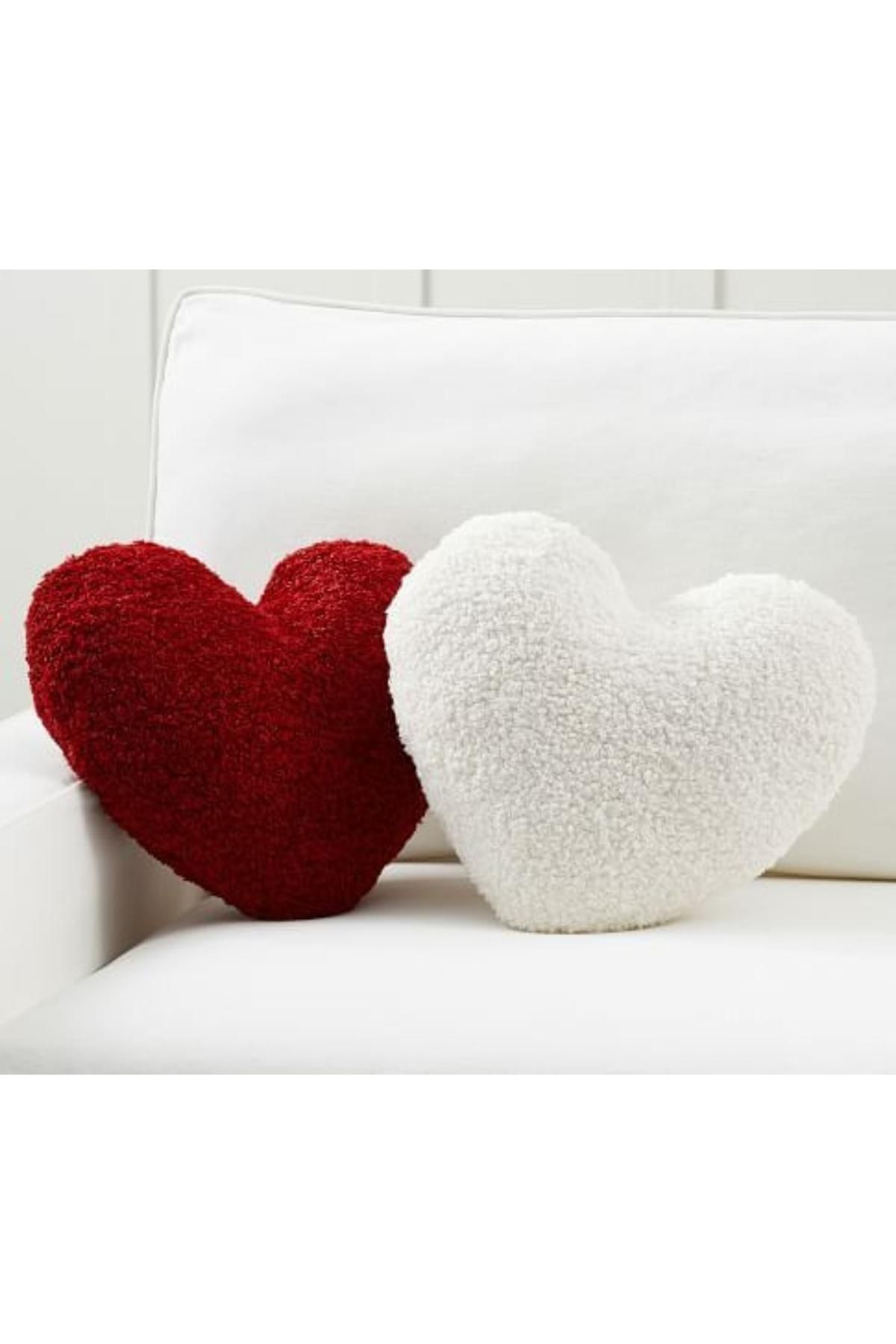 Bc Home 2'li Beyaz ve Kırmızı Kalp Şekilli Kıvırcık Peluş Dekoratif Yastık / Kırlent (İç Dolguludur) Yılbaşı