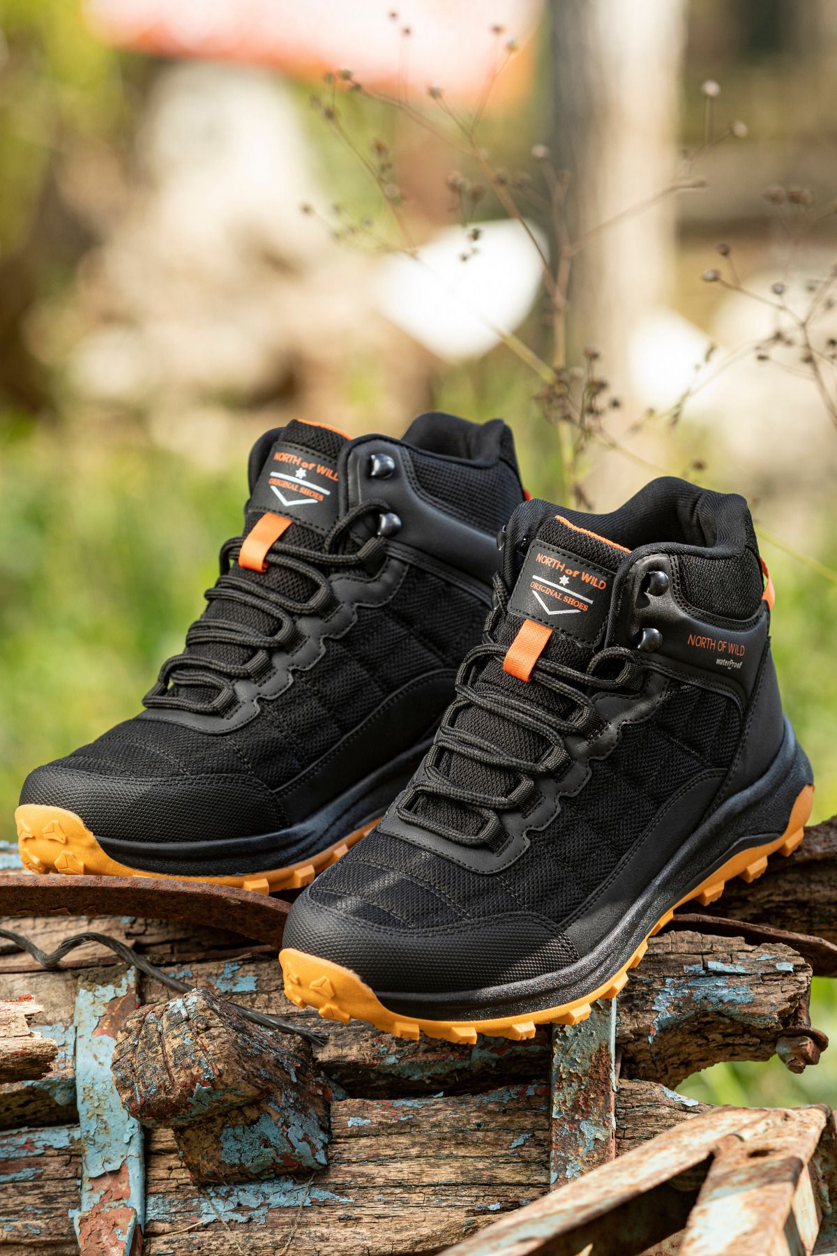 NORTH OF WILD Yukan Waterproof Unisex Boat Black Orange 22K YUKAN BOT in Ecuador at USD 0 Rating 5