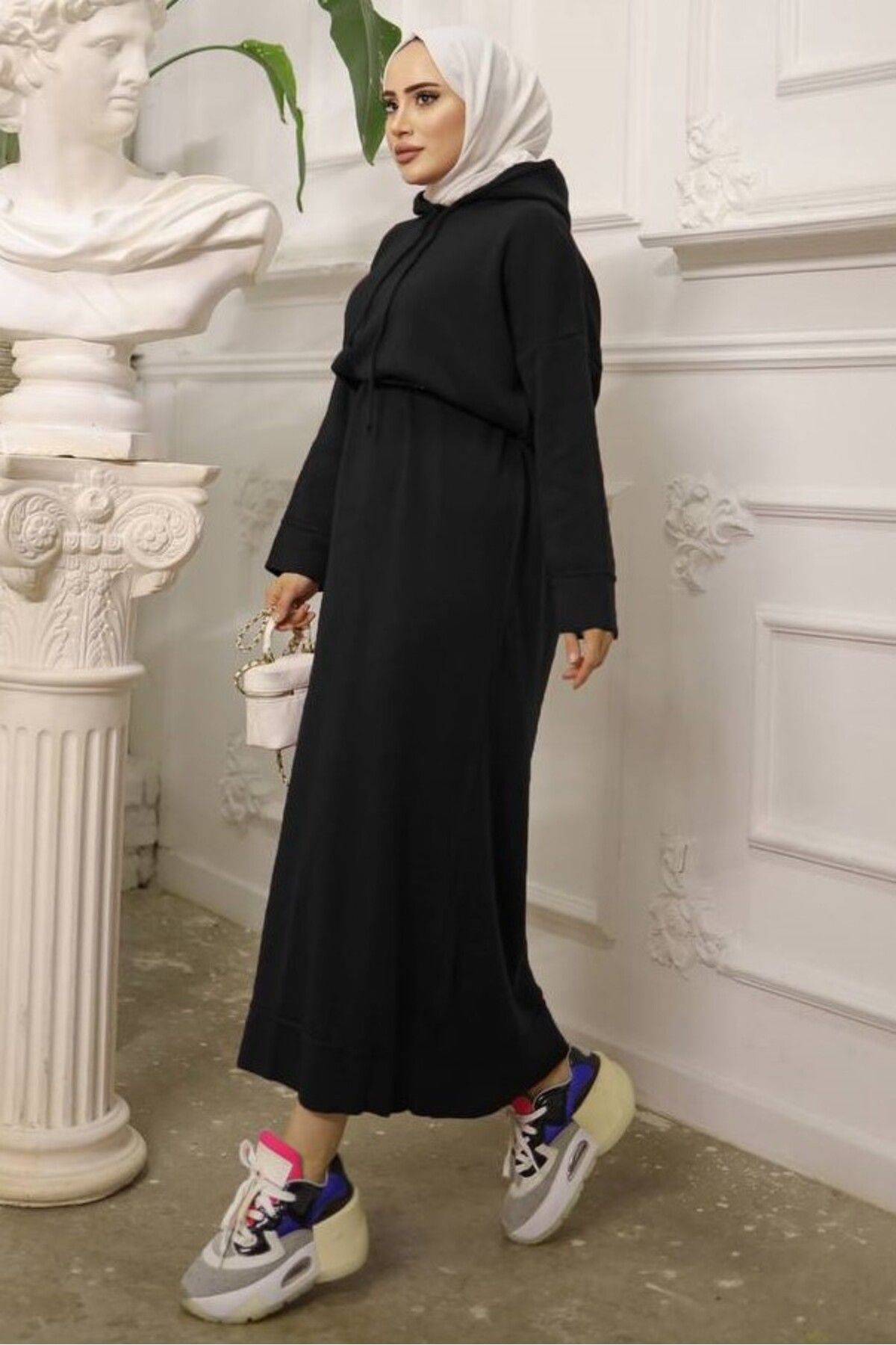 Hisleria Kışlık Tesettür Kapüşonlu Triko Uzun Elbise - Siyah