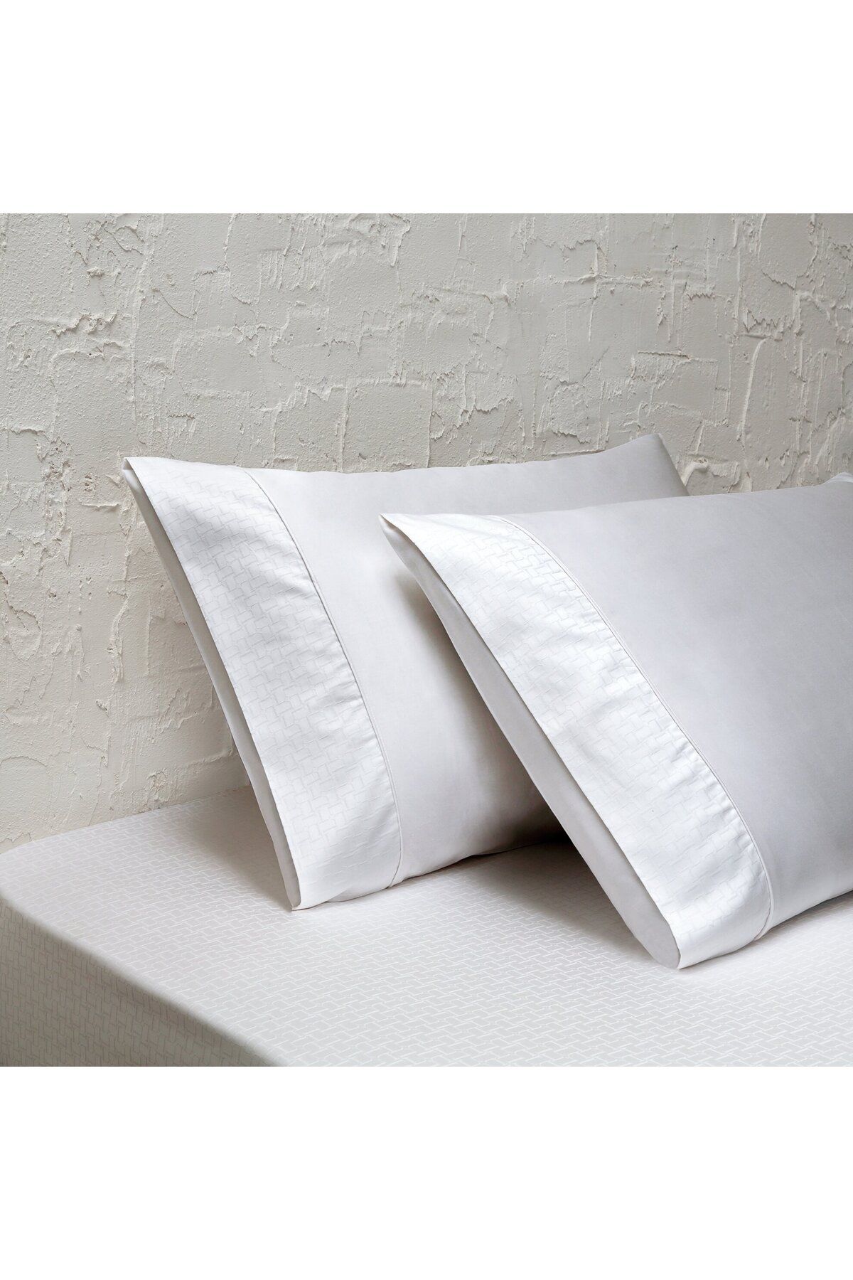Linens White Collection Logo Pamuk Jakar Saten 2'li Standart Yastık Kılıfı Seti Beyaz
