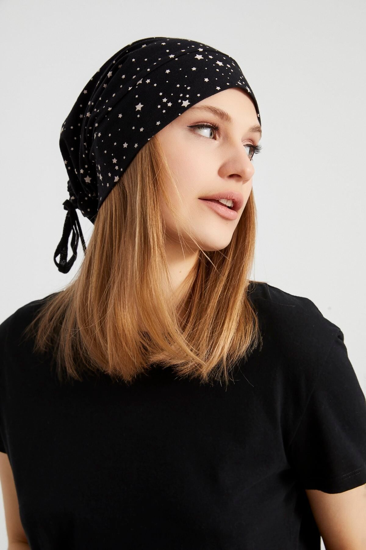 Butikgiz Kadın Siyah Beyaz Yıldız Desenli Ip Detaylı 4 Mevsim Şapka Bere Buff Ultra Yumuşak Doğal Penye Kumaş