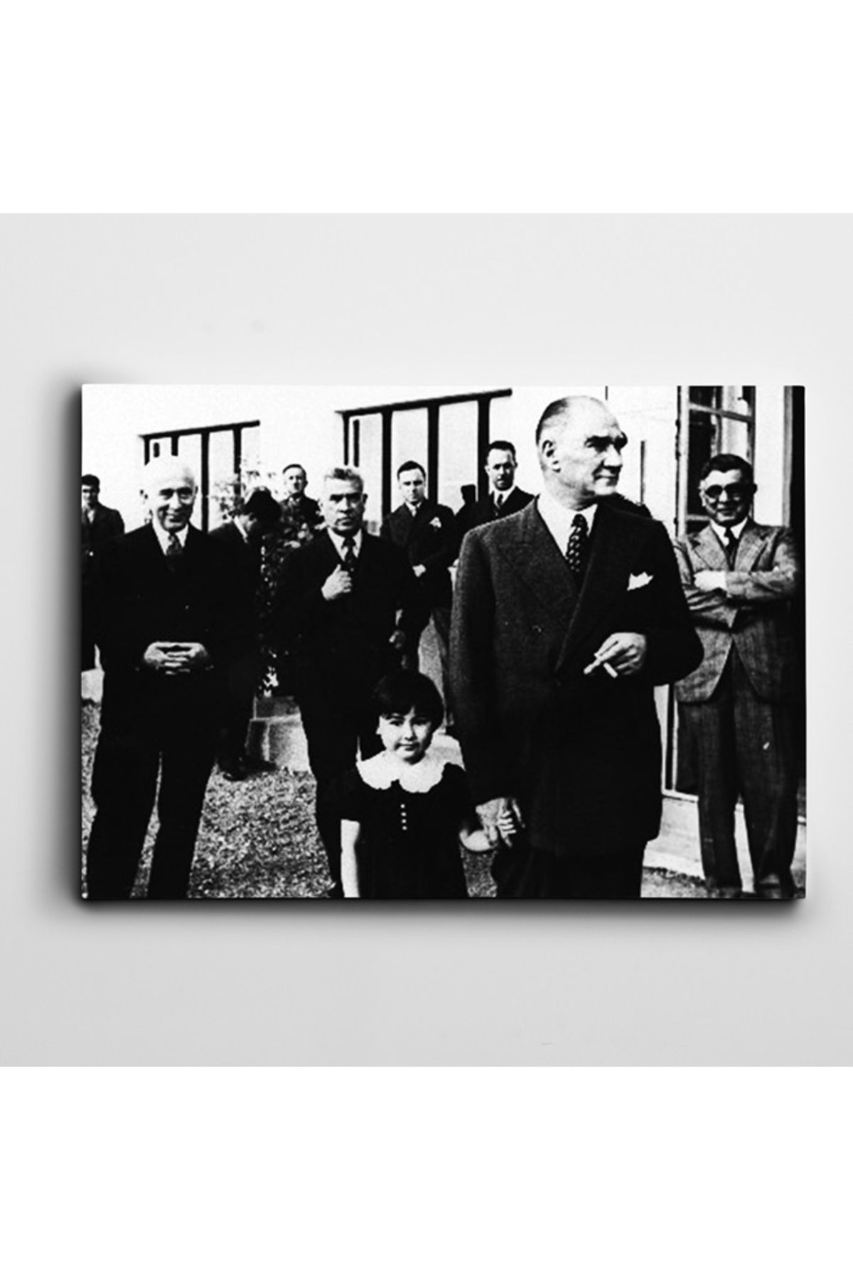 artefoni Atatürk Tablosu Ülkü Adatepe ve Atatürk Dekoratif Kanvas Tablo 30 x 40 CM