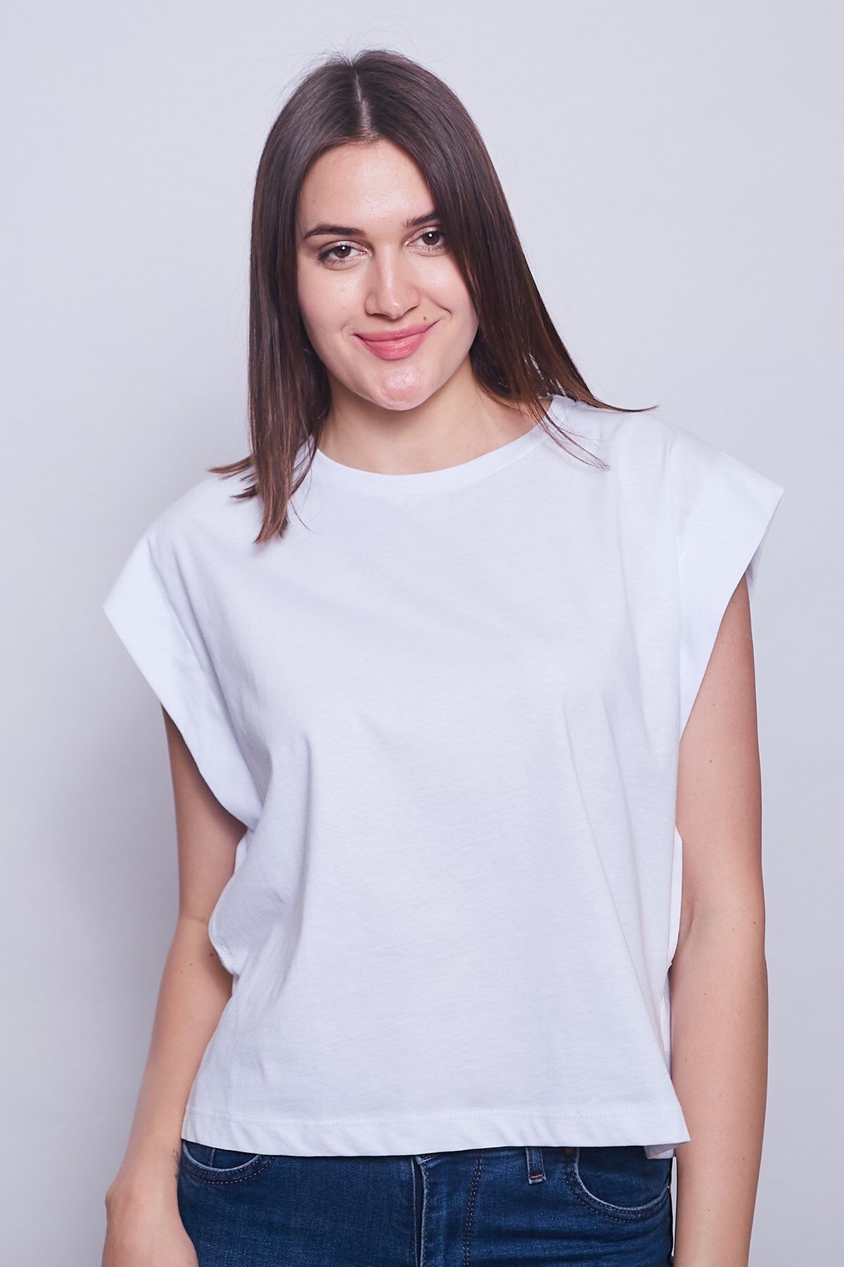 Jument Kadın Geniş Sıfır Yaka Kısa Kol Pamuk Kumaş Oversize Tshirt-beyaz