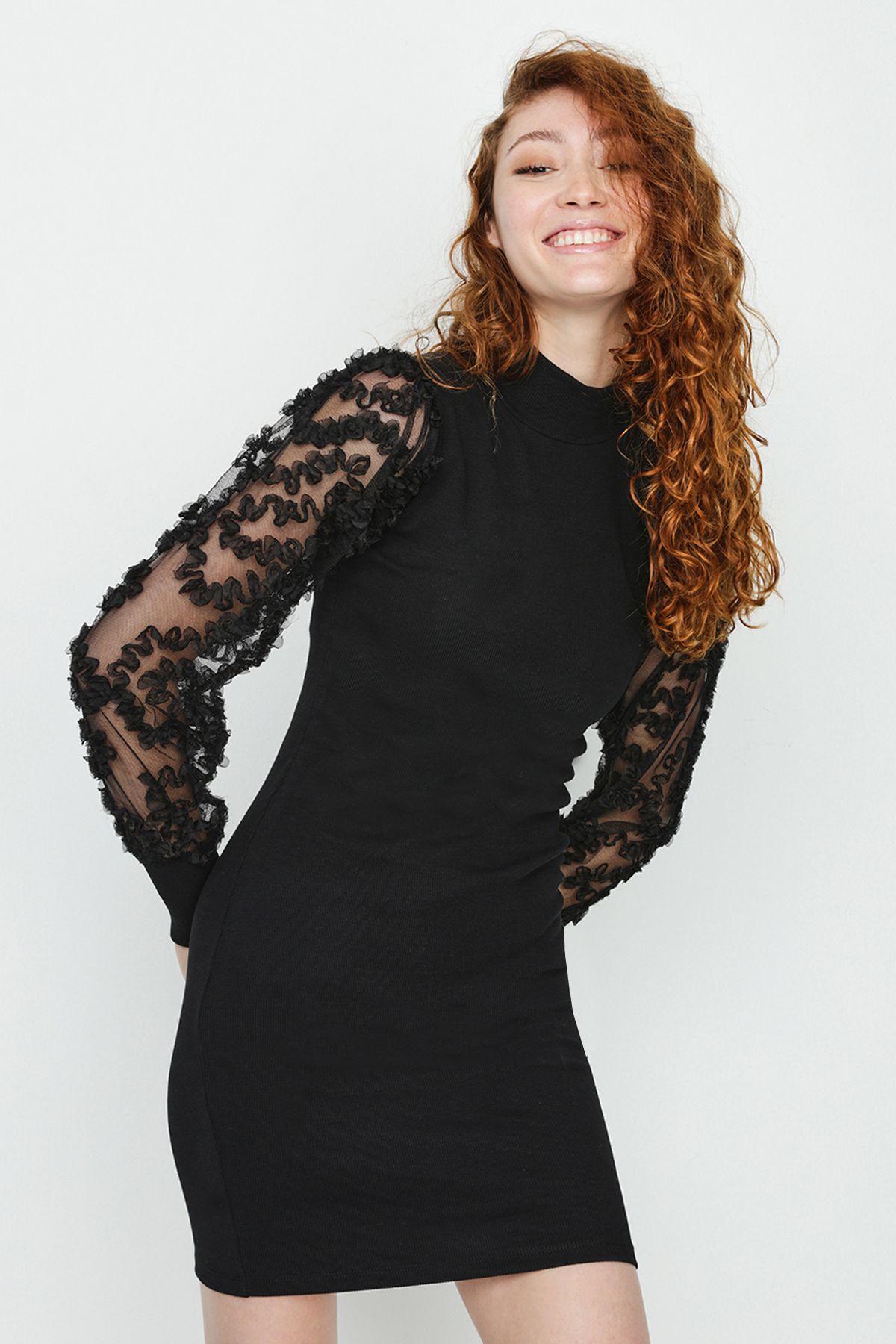 Select Moda Kadın Siyah Kolları Organze Balıkçı Yaka Fitilli Örme Elbise