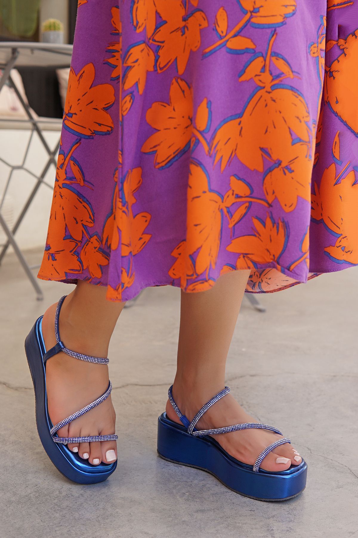 LAMİNTA Stylish Saks-Mavisi Taş Detaylı Kadın Sandalet