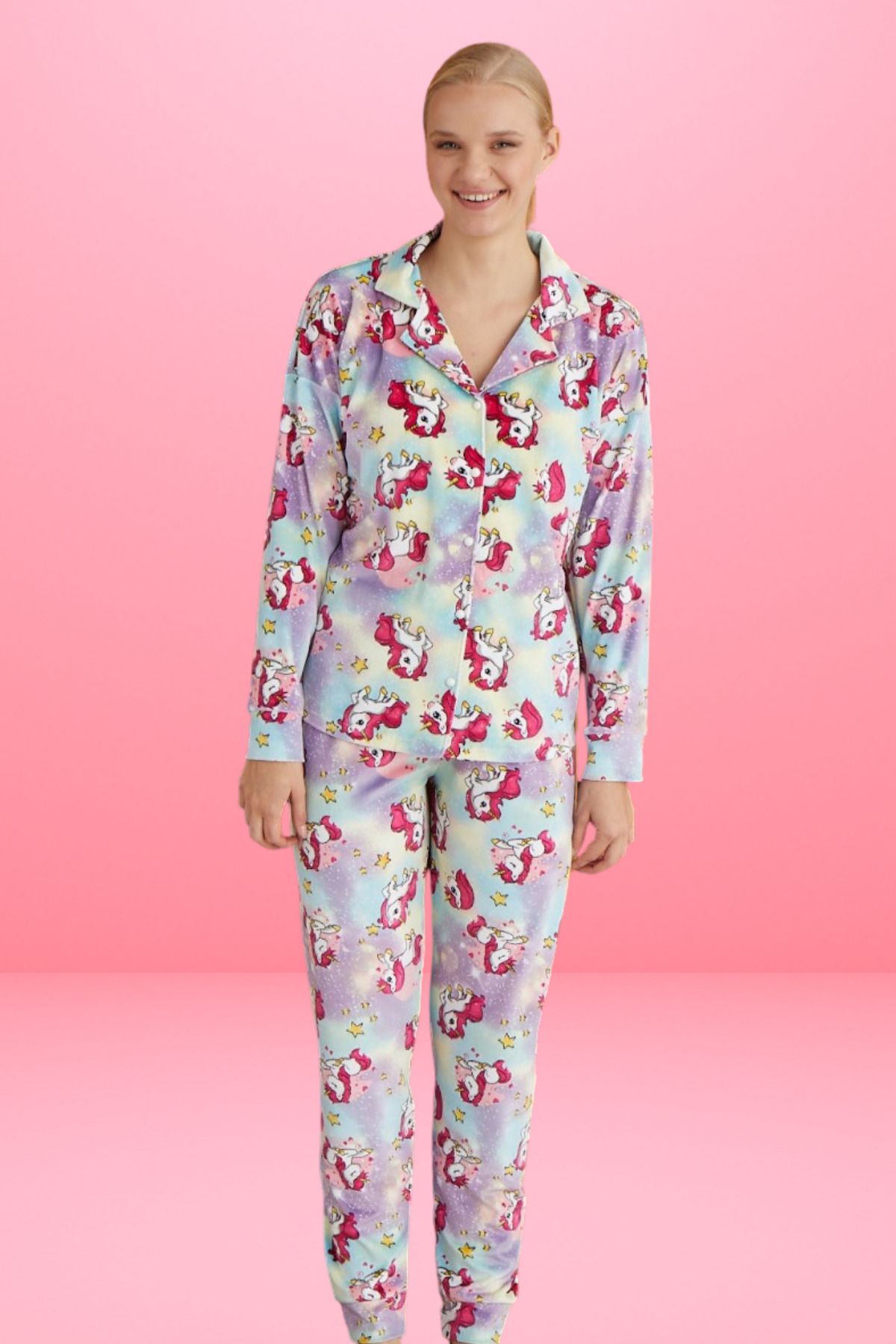 Pijamoni Kadın Unicorn Desenli Çok Renkli Uzun Kollu Düğmeli Gömlek Yaka Fransız Kadife Kışlık Pijama Takımı