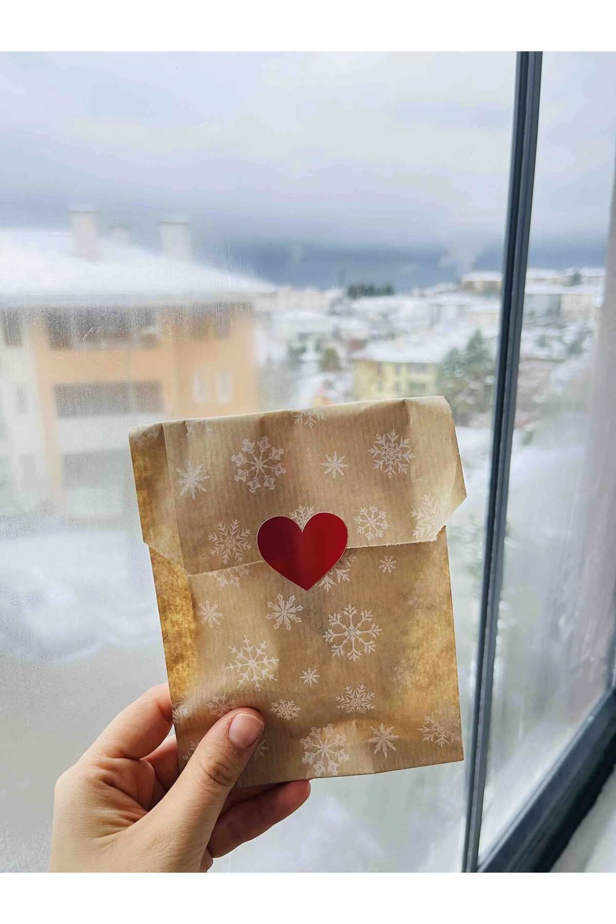 Dekals 10 Adet 11x20 Kar Desenli Minik Boy Hediye Paketi Yılbaşı Noel Temalı Hediye Ambalaj Kese Kağıdı
