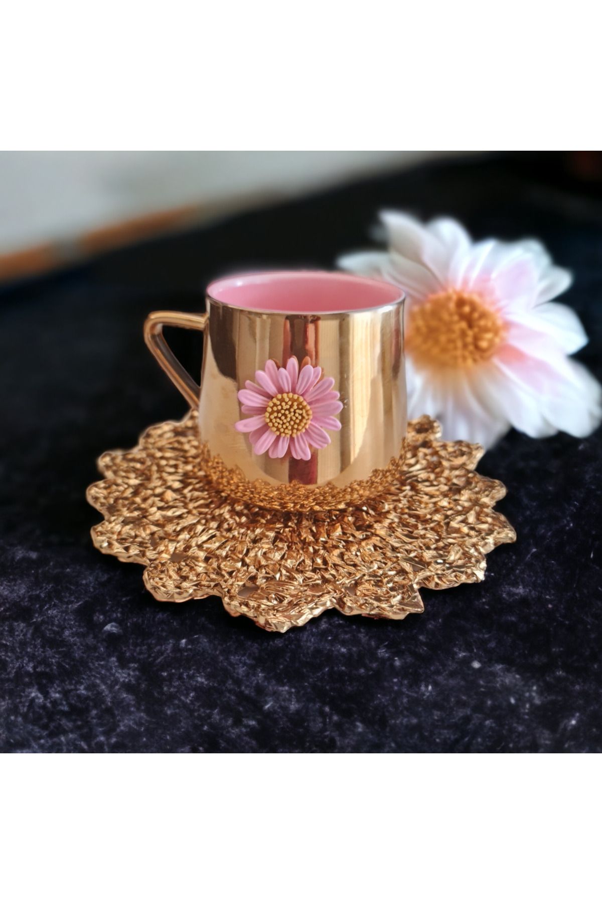 Mugush Pembe çiçekli gold mug