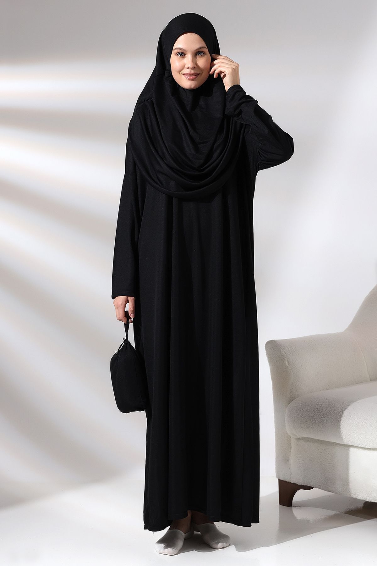 İhvan Tek Parça Çantalı Kadın Namaz Elbisesi Siyah