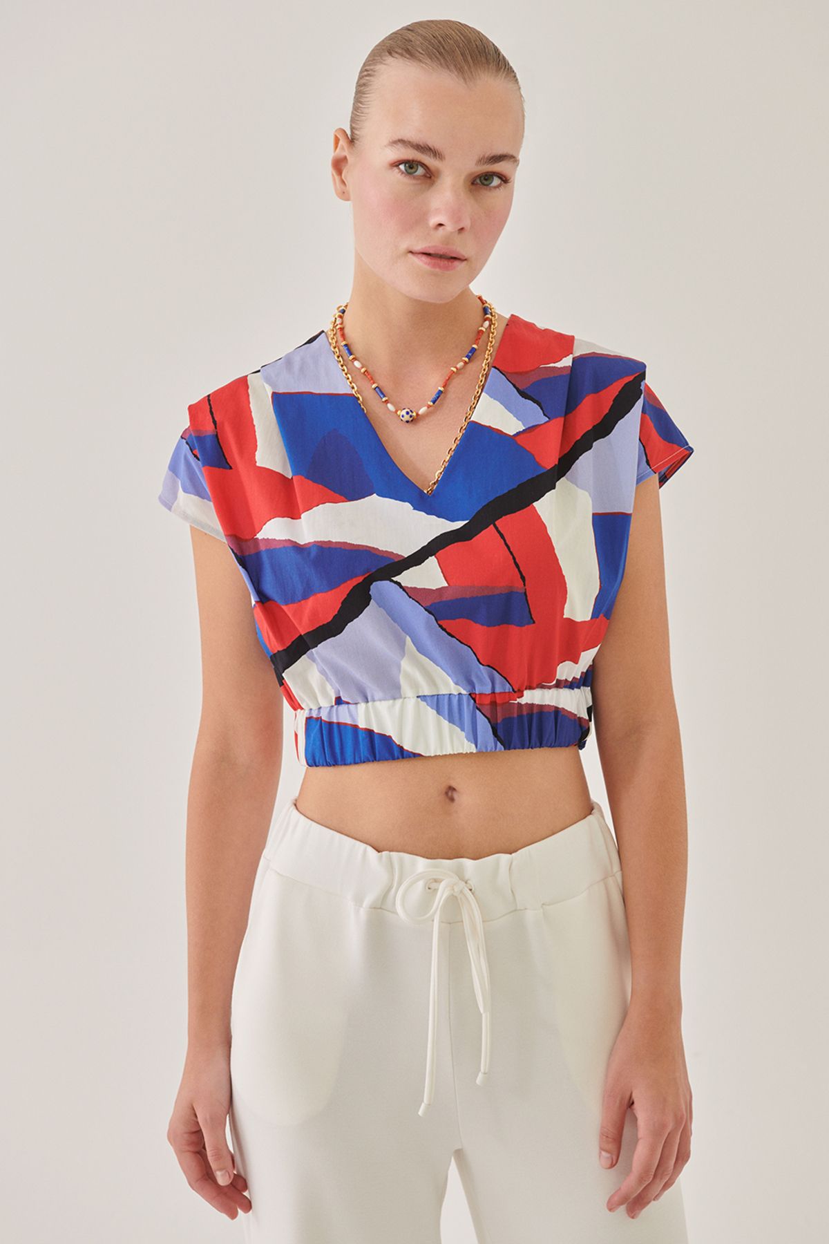 Perspective Lauri Regular Fit V-yaka Geometrik Desenli Çok Renkli Kadın Crop Bluz
