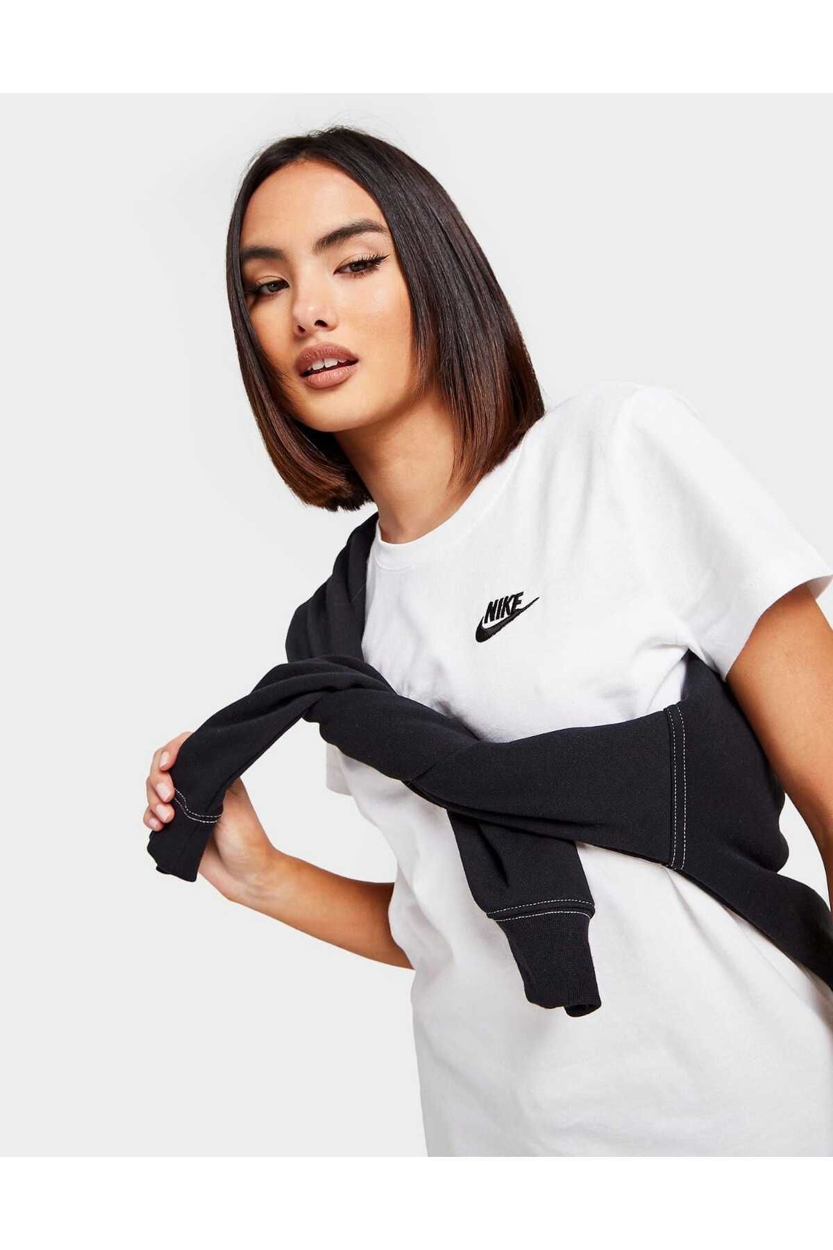Nike Sportswear Club Tee Kadın Tişört CNG-STORE
