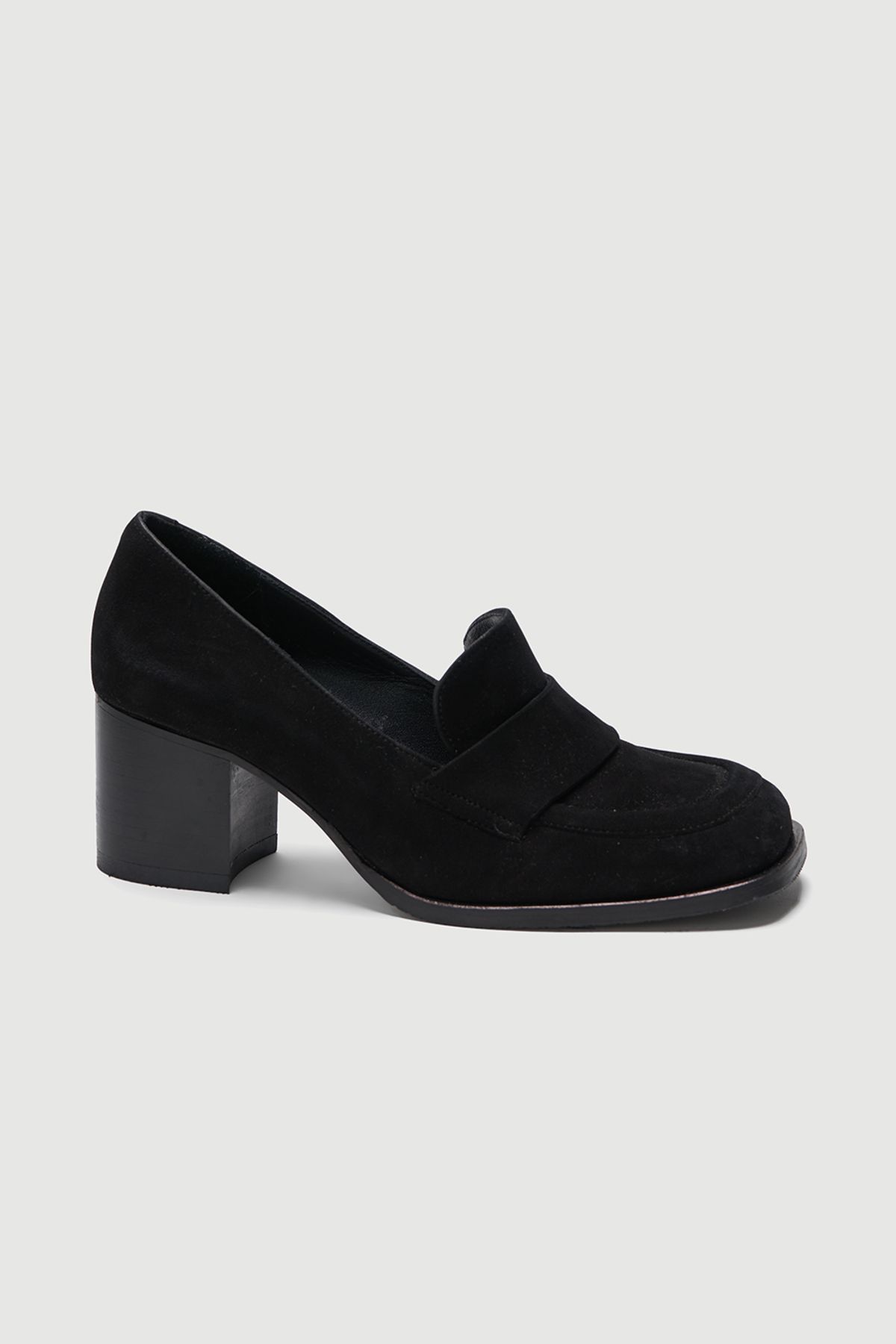Perspective Siyah Renk Kalın Topuklu Süet Kadın Ayakkabı