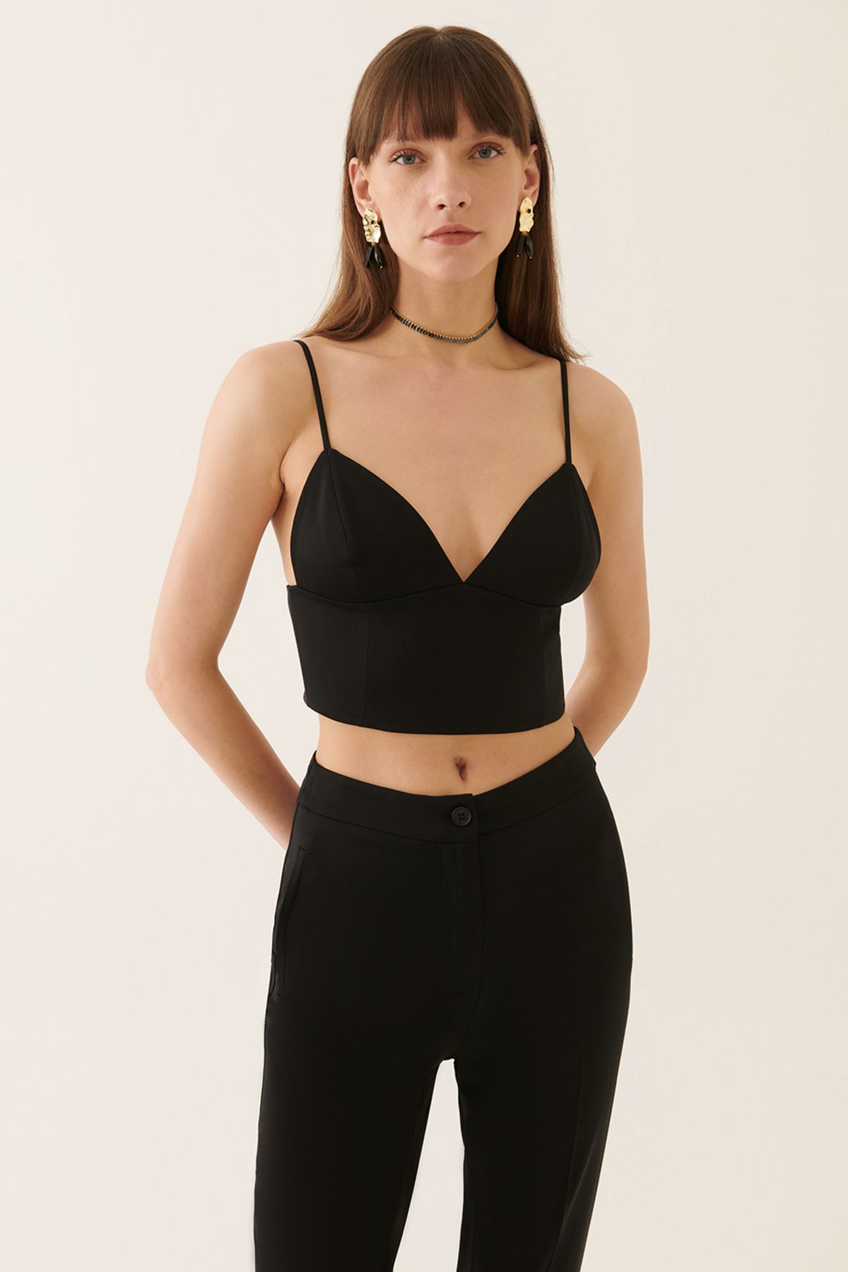 Perspective Ambers Slim Fit V-yaka Siyah Renk Kadın Crop Bluz